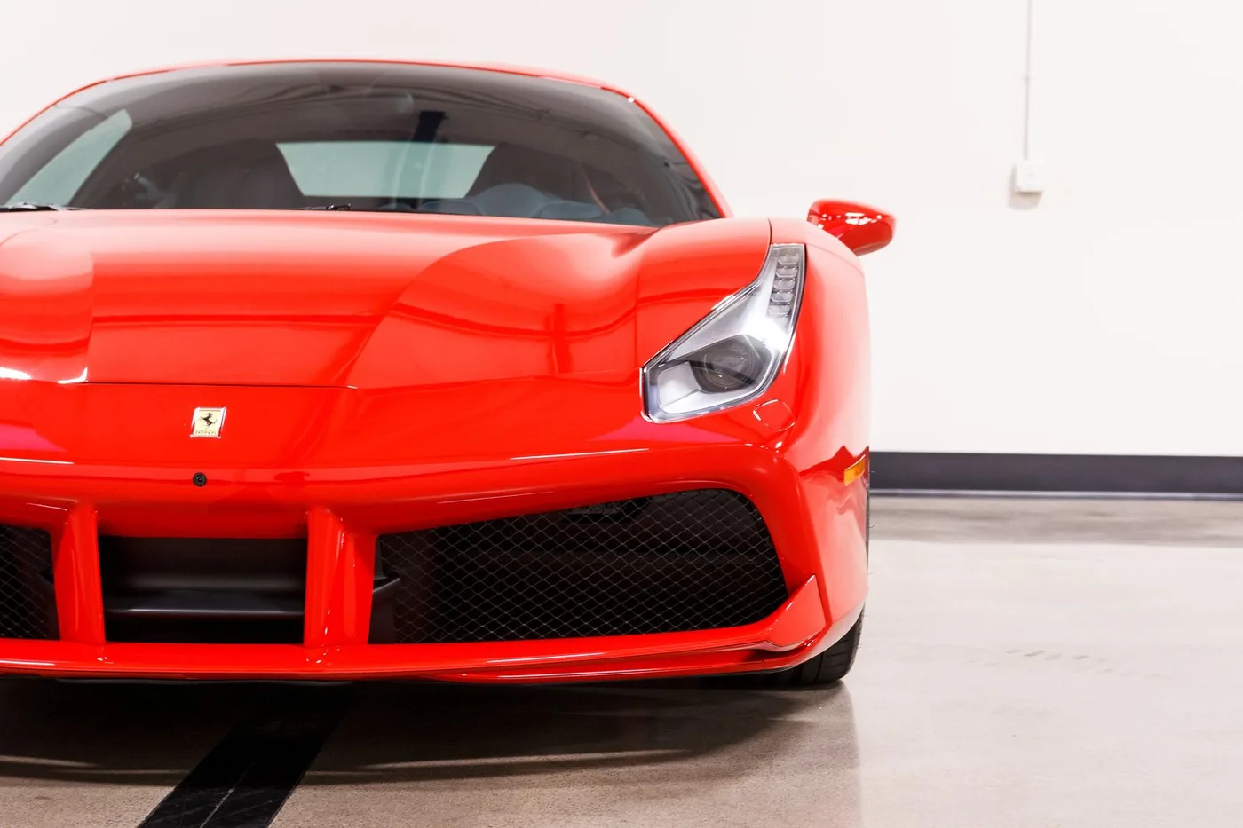 2018 Ferrari 488 GTB sold by a specialist dealer in Costa Mesa, United States, photo 14 of 15