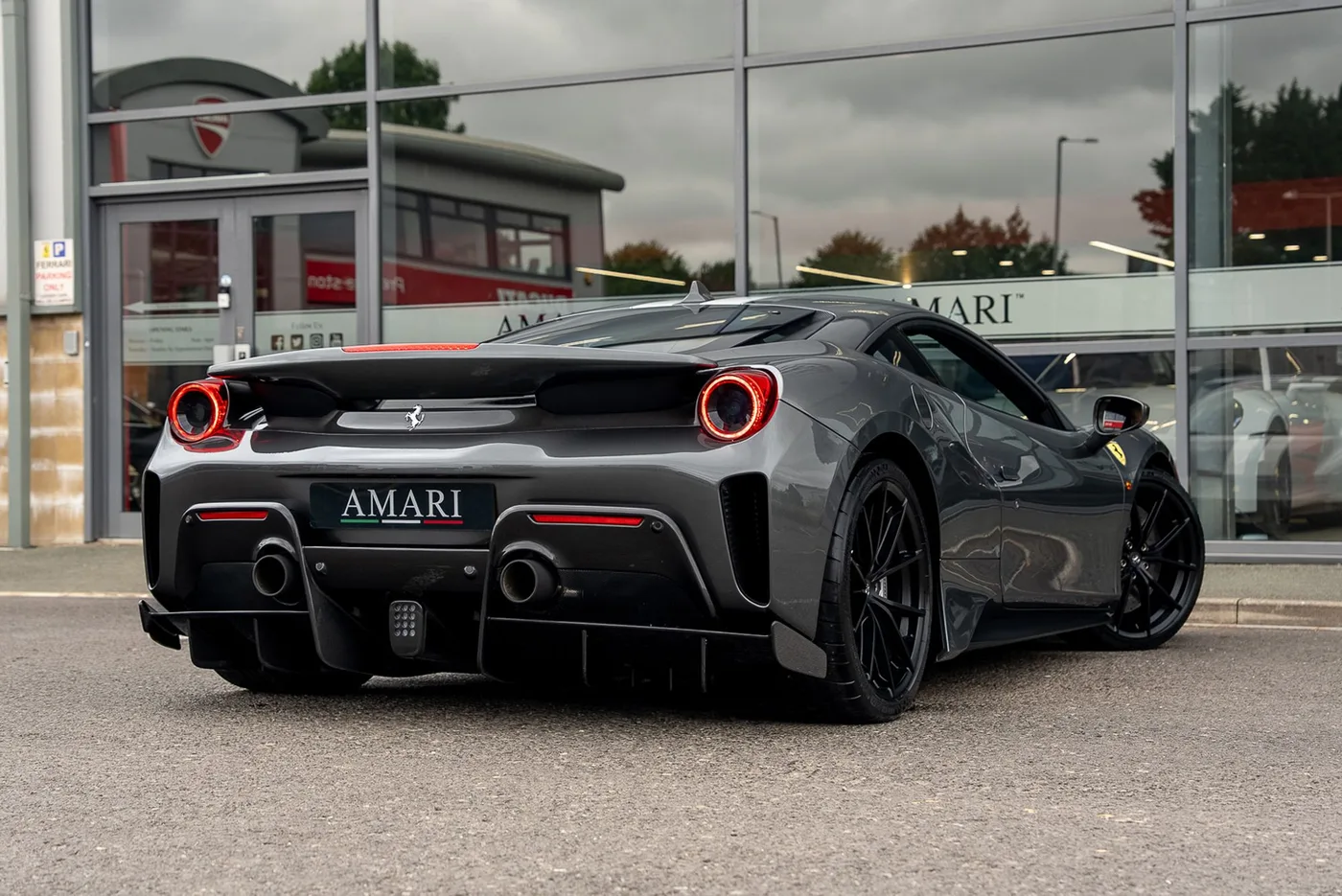2018 Ferrari 488 Pista proposée par un spécialiste de la supercar à Preston, Royaume-Uni, photo 17 sur 25