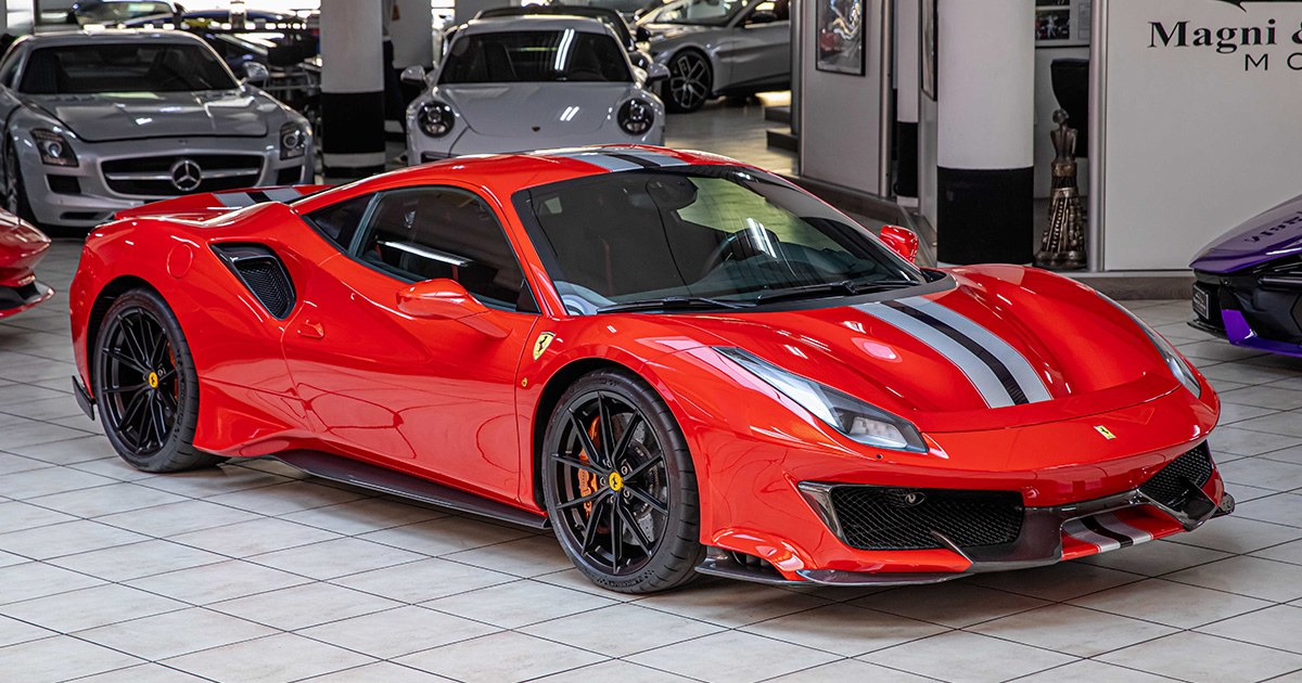 2018 Ferrari 488 Pista proposée par un concessionnaire spécialisé à Milan, Italie, photo principale