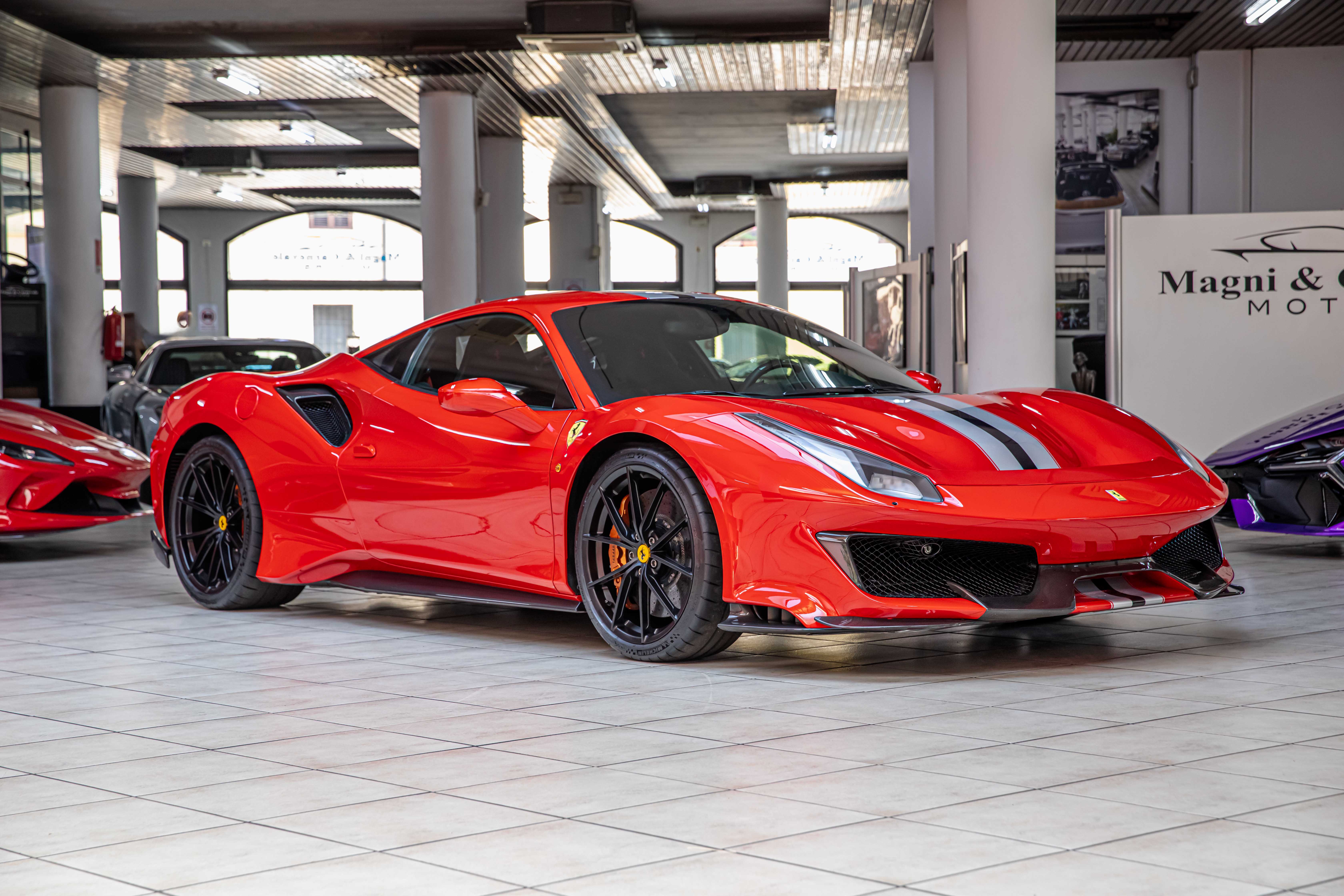 2018 Ferrari 488 Pista proposée par un concessionnaire spécialisé à Milan, Italie, photo 4 sur 20