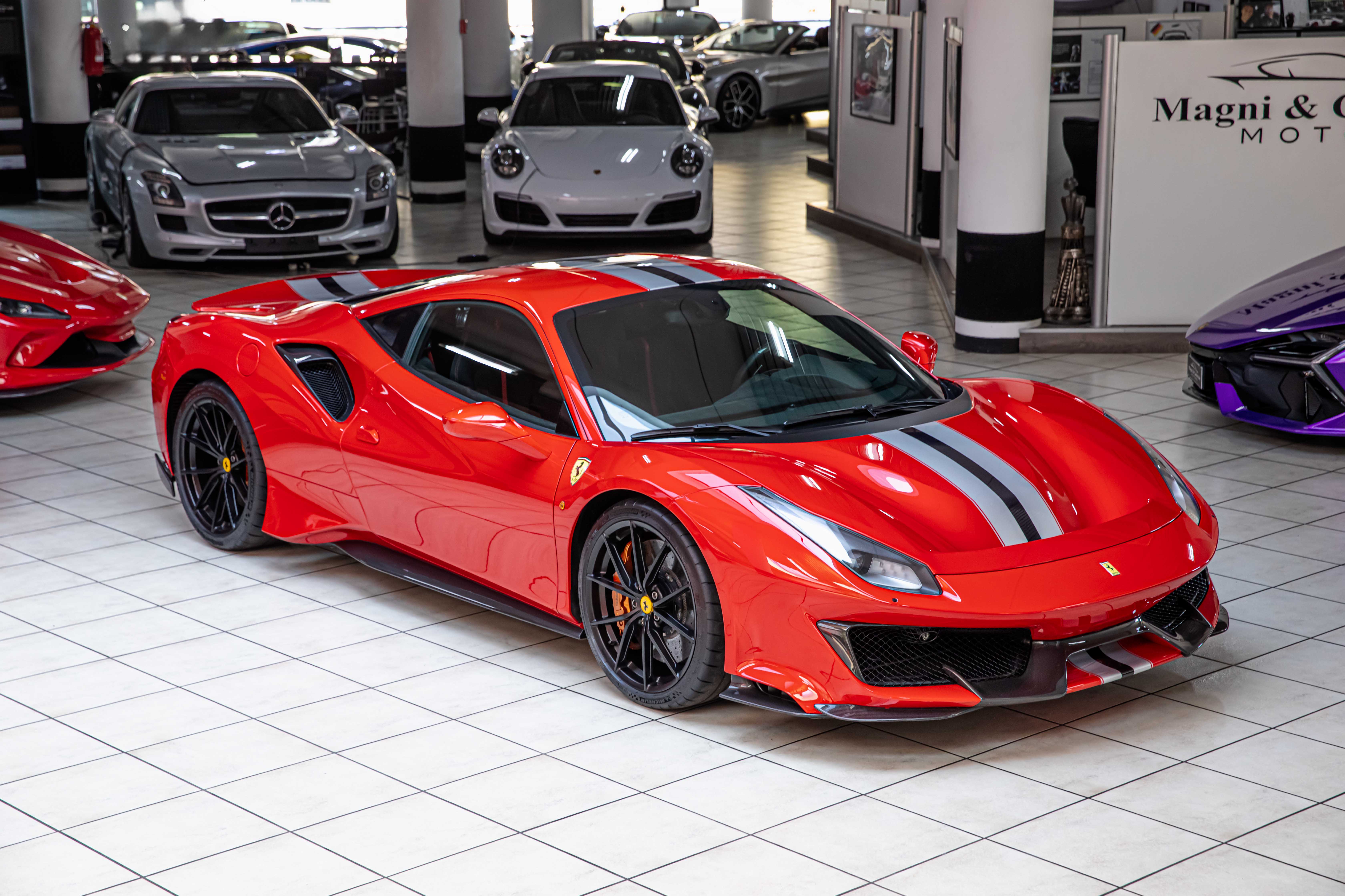 2018 Ferrari 488 Pista proposée par un concessionnaire spécialisé à Milan, Italie, photo 5 sur 20