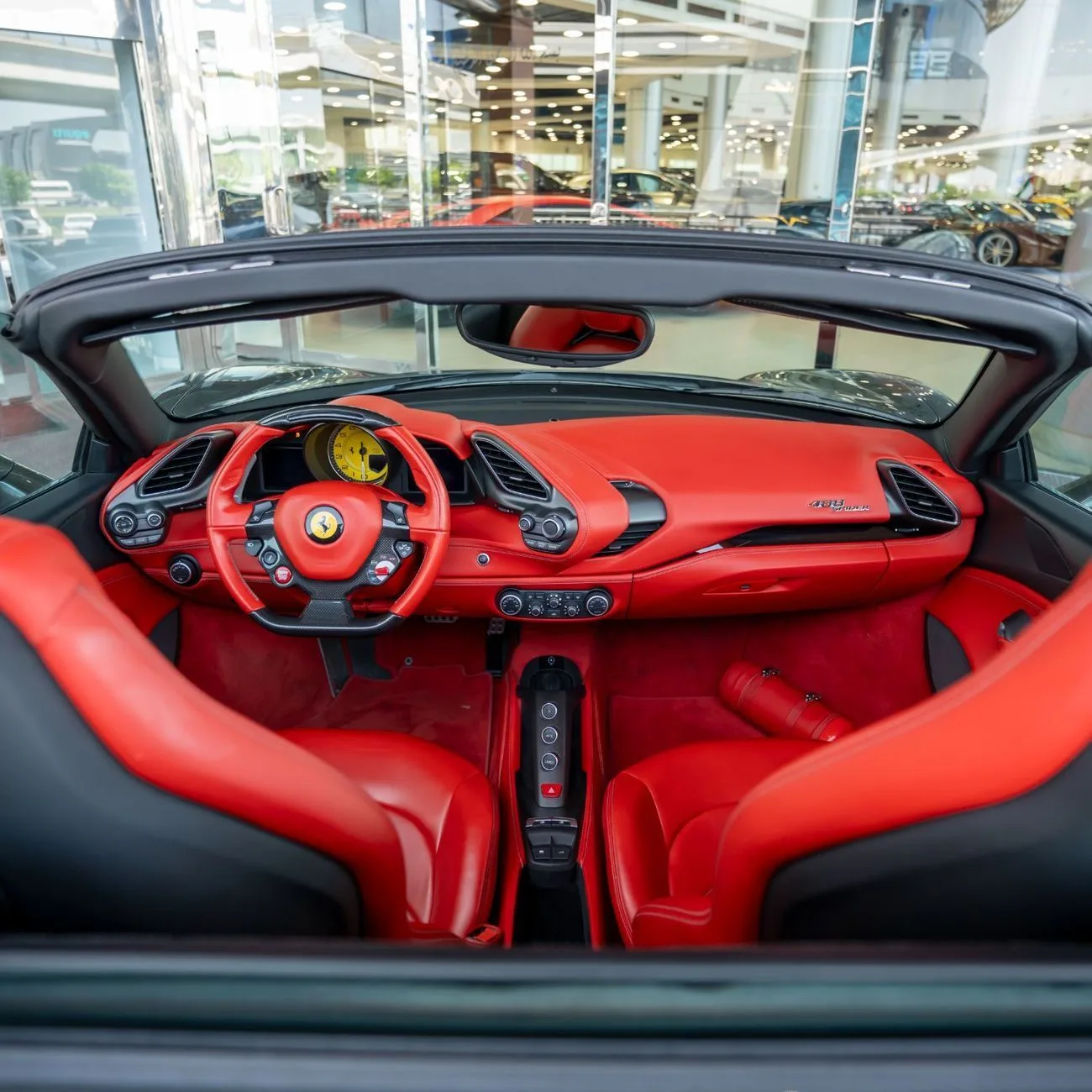2018 Ferrari 488 Spider angeboten von einem Fachhändler in Dubai, Vereinigte Arabische Emirate, Foto 21 von 27