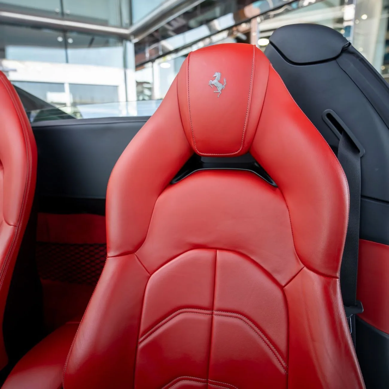 2018 Ferrari 488 Spider angeboten von einem Fachhändler in Dubai, Vereinigte Arabische Emirate, Foto 22 von 27