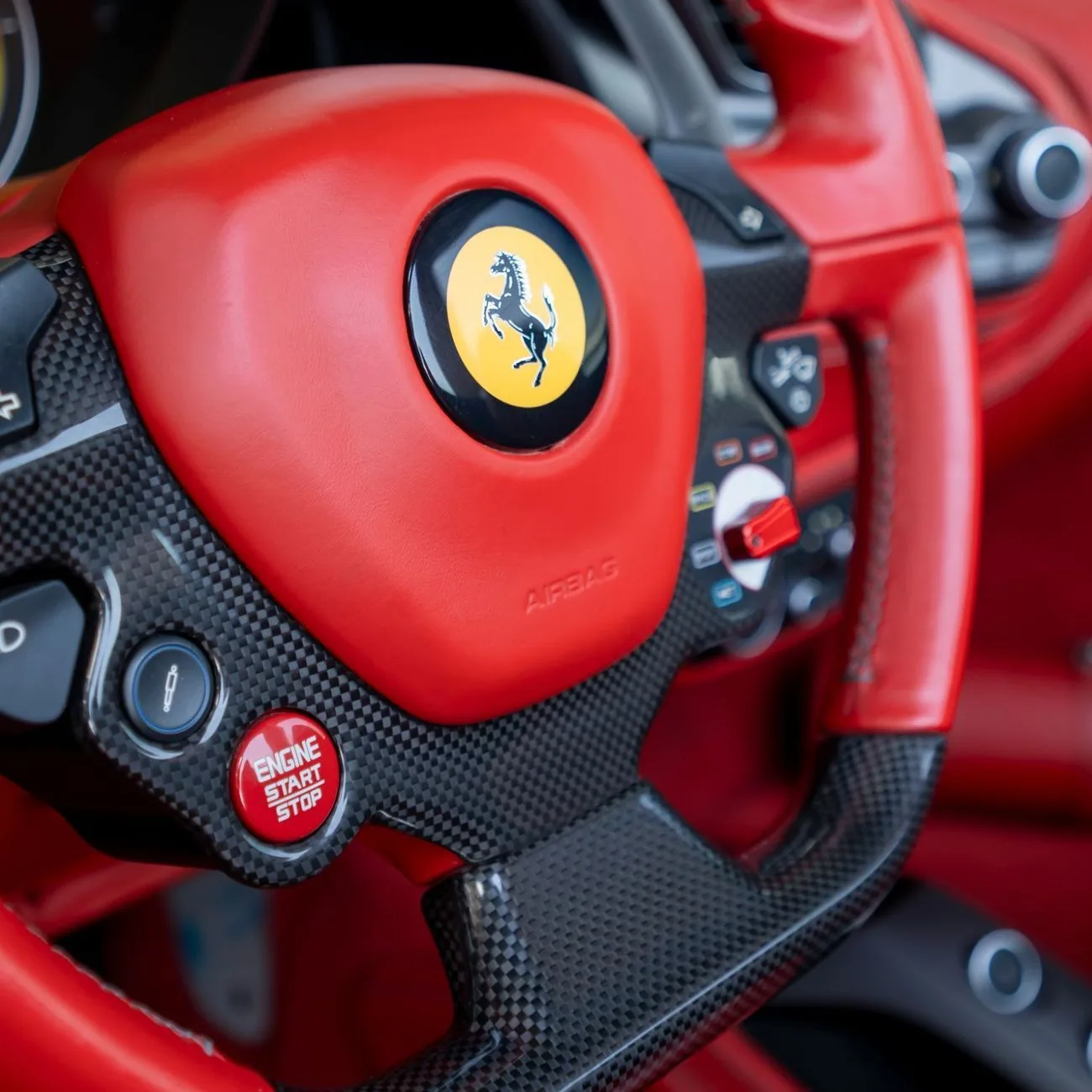 2018 Ferrari 488 Spider angeboten von einem Fachhändler in Dubai, Vereinigte Arabische Emirate, Foto 23 von 27