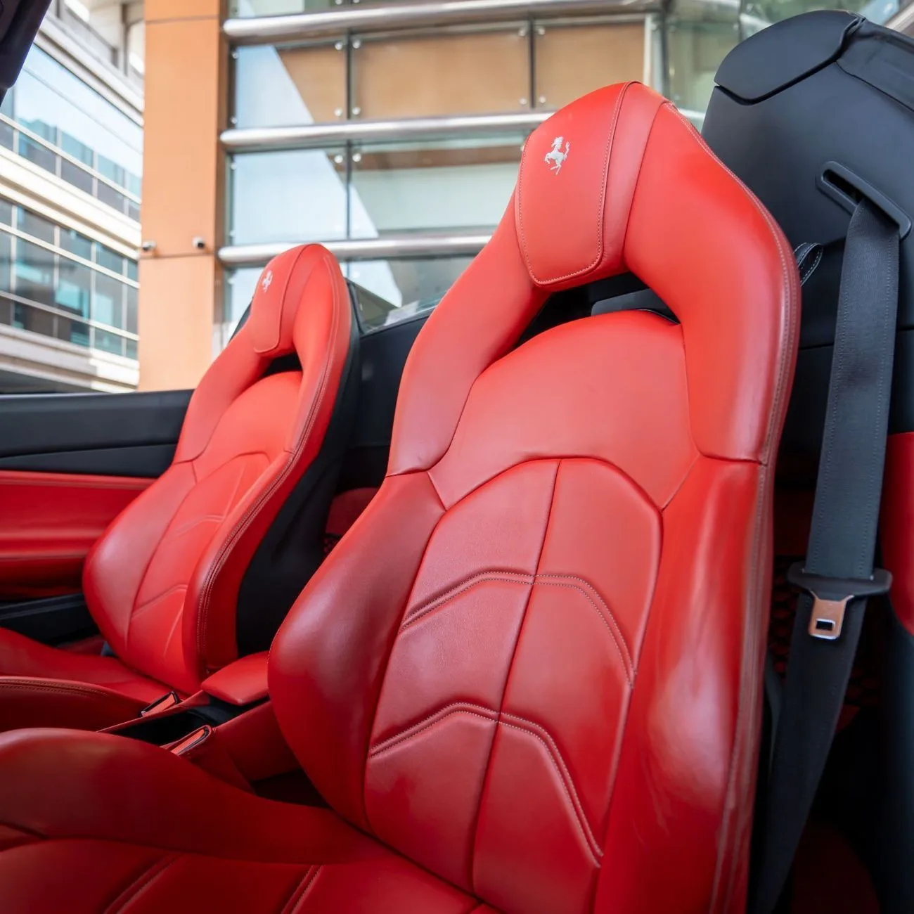 2018 Ferrari 488 Spider angeboten von einem Fachhändler in Dubai, Vereinigte Arabische Emirate, Foto 25 von 27