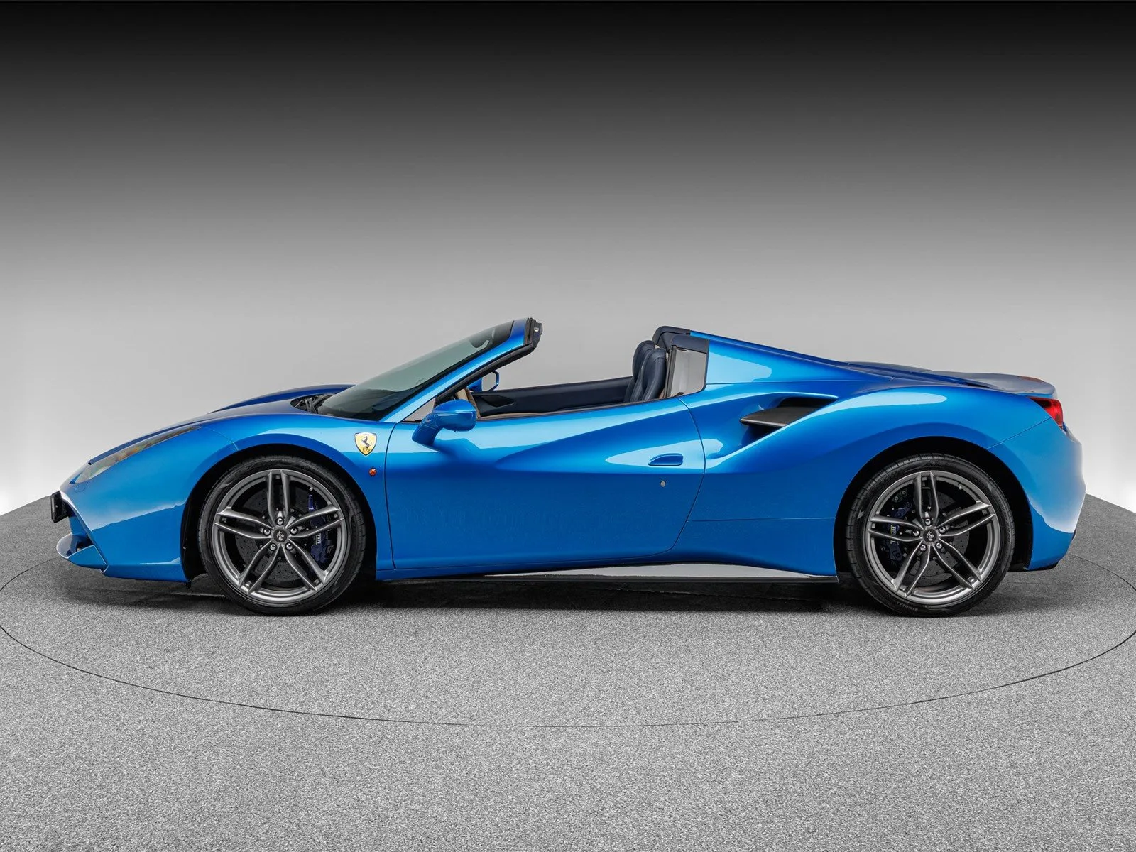 2018 Ferrari 488 Spider, 2/27