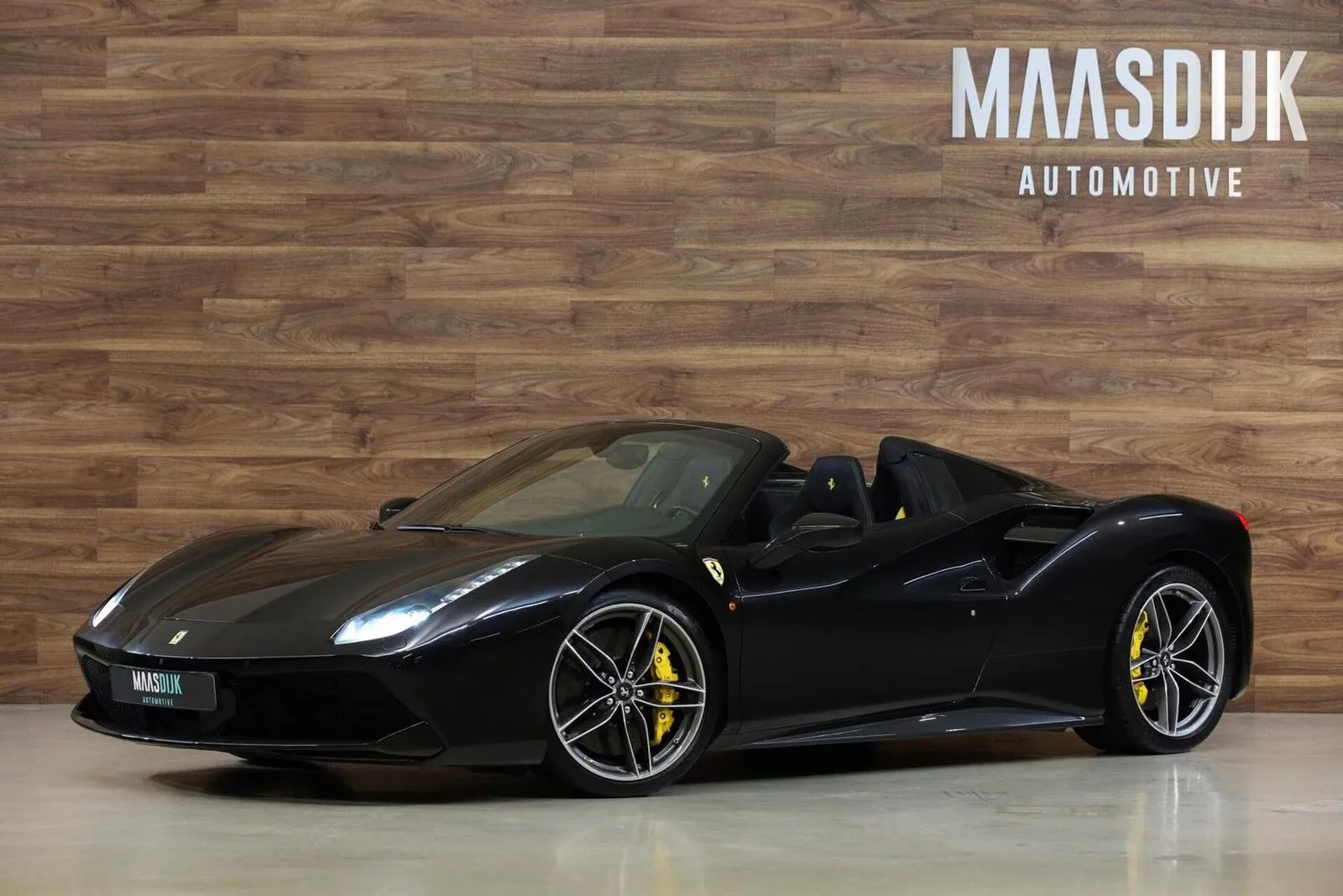 2018 Ferrari 488 Spider proposée par un concessionnaire spécialisé à Werkendam, Pays-Bas, photo principale