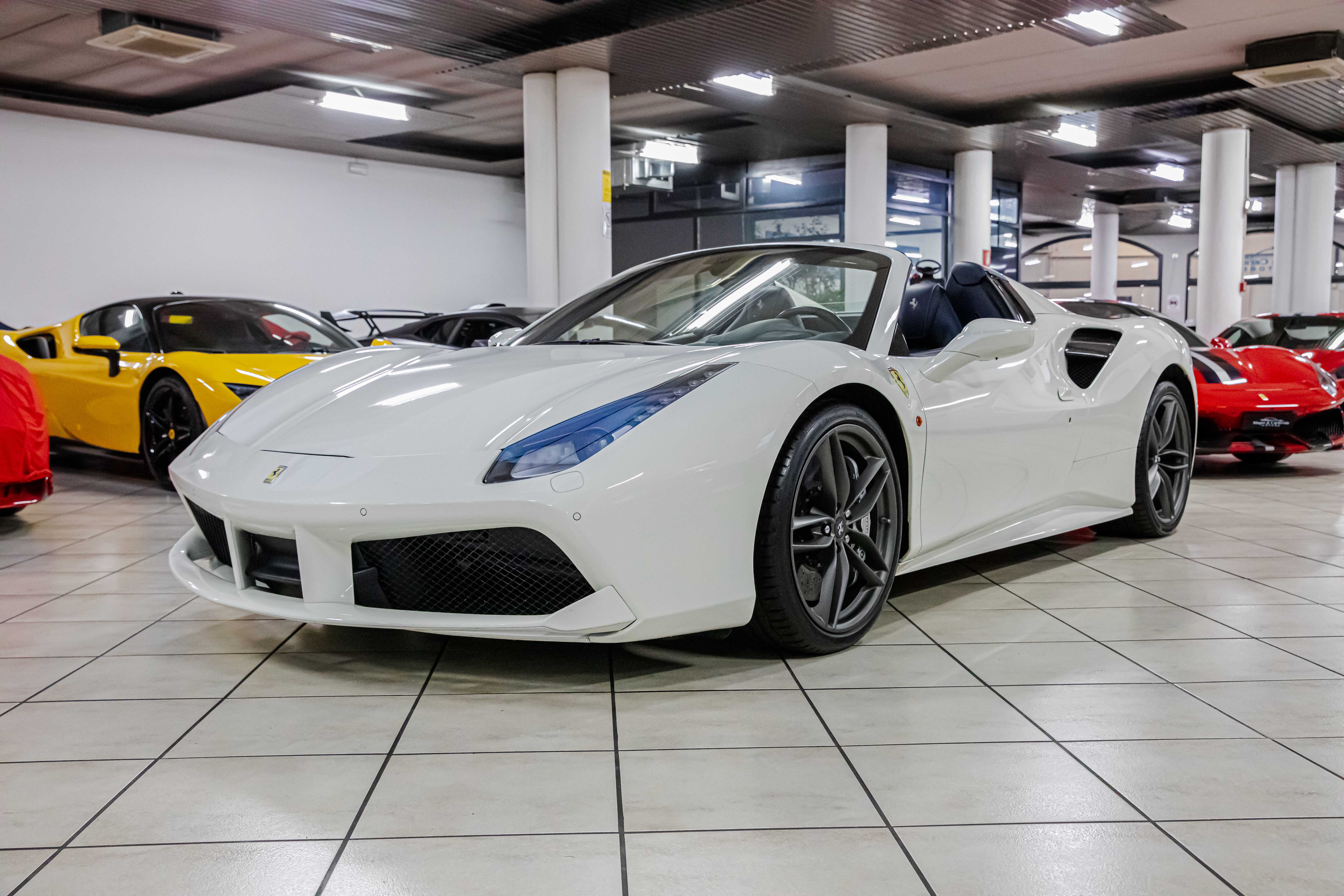 2018 Ferrari 488 Spider offered by a specialist dealer in Milan, Italy, photo 12 of 20