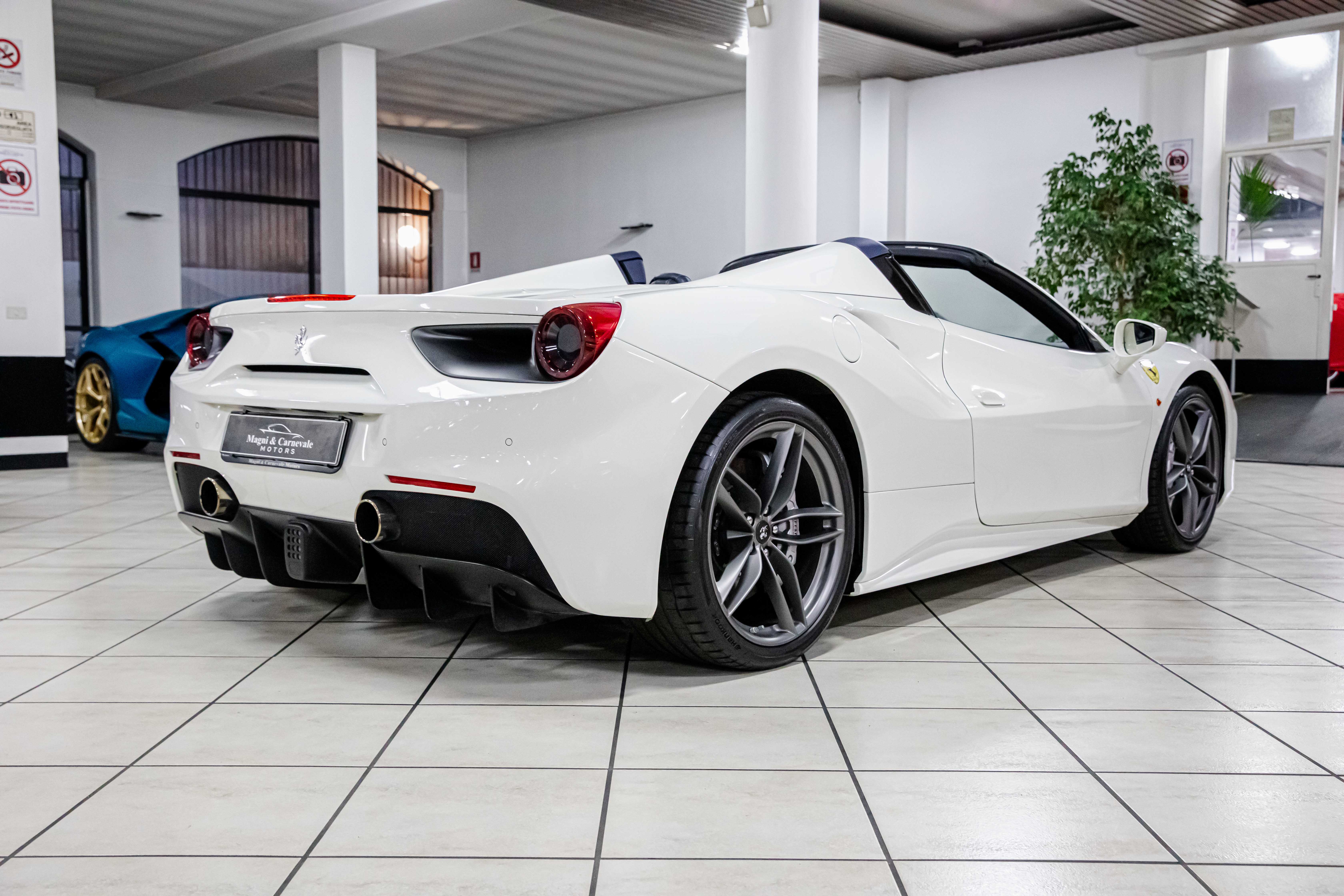 2018 Ferrari 488 Spider offered by a specialist dealer in Milan, Italy, photo 16 of 20