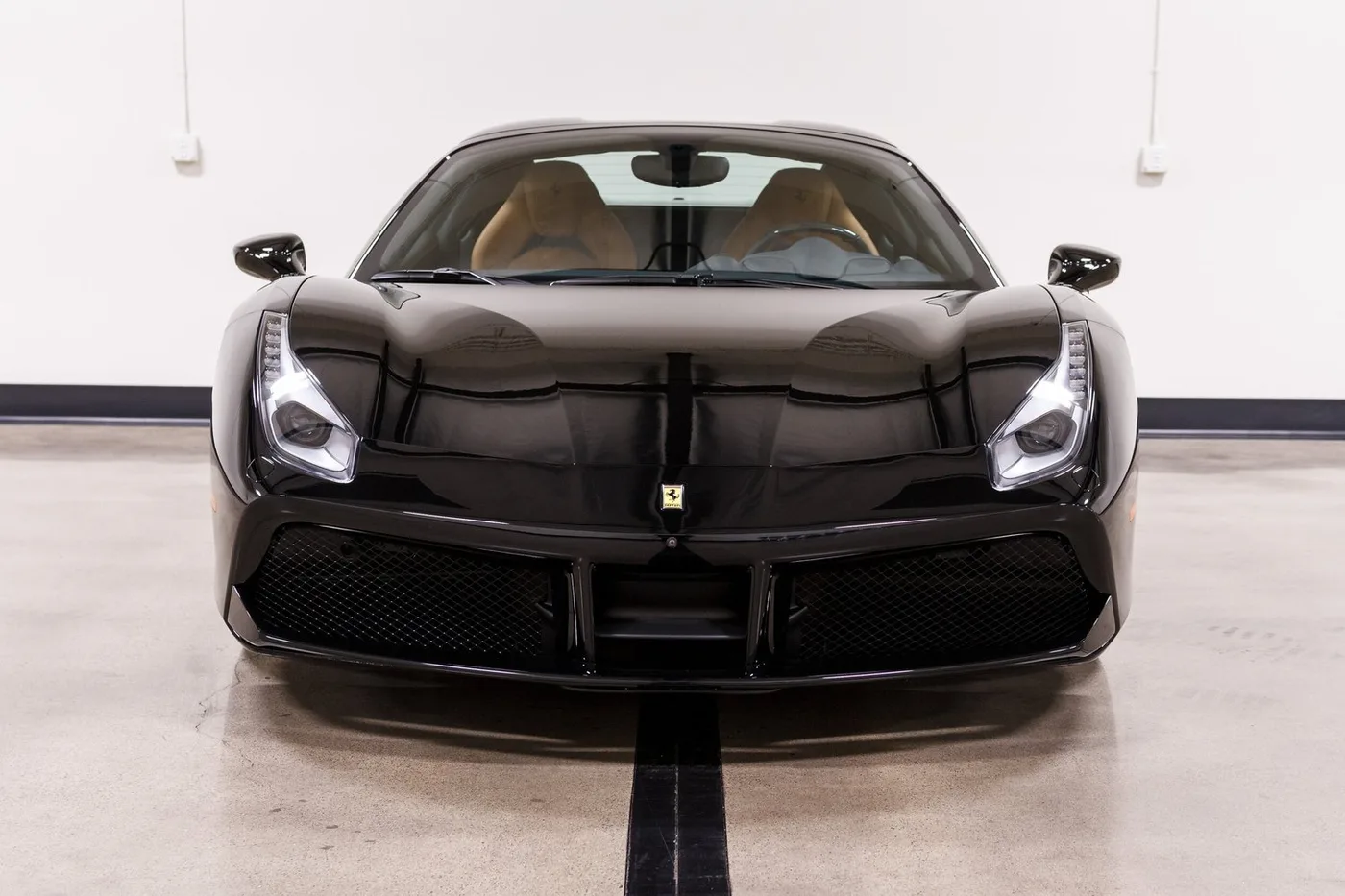 2018 Ferrari 488 Spider verkauft von einem Fachhändler in Costa Mesa, Vereinigte Staaten, Foto 6 von 15