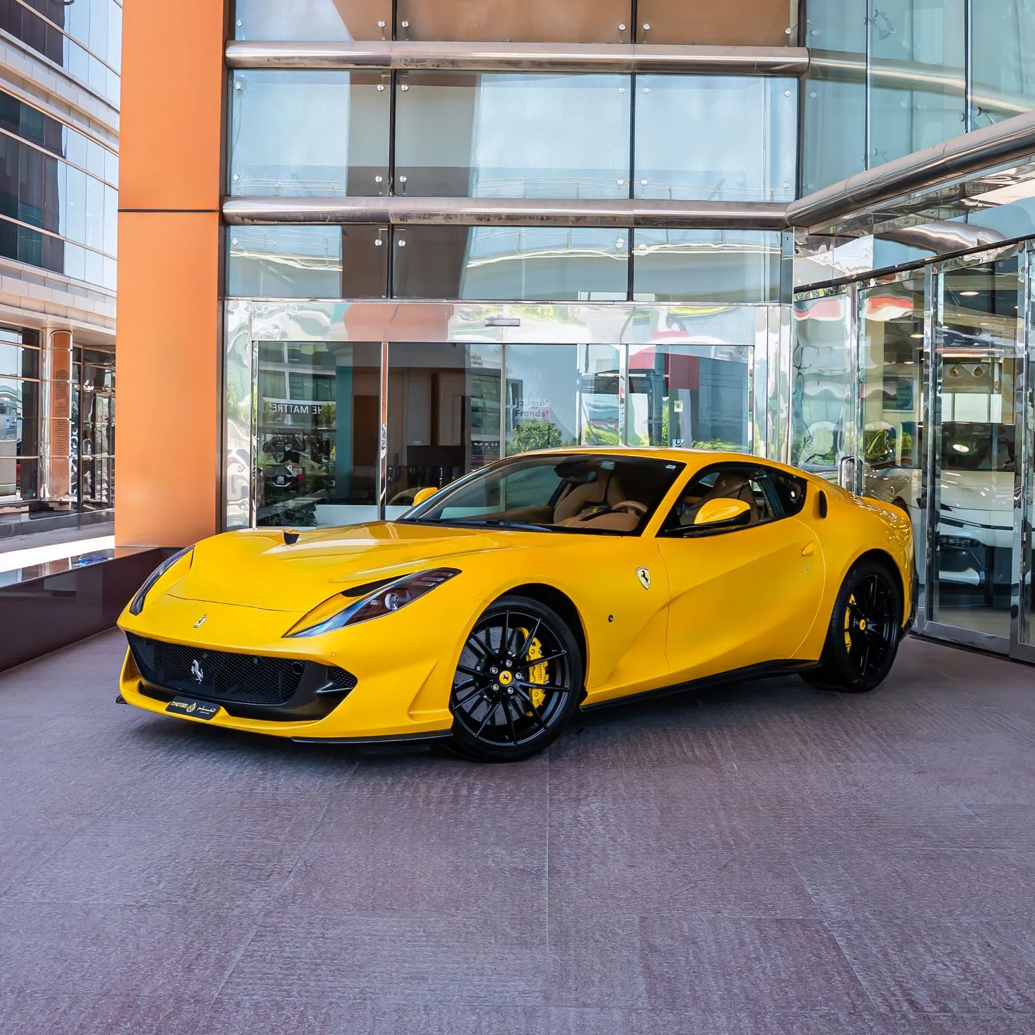 2018 Ferrari 812 Superfast angeboten von einem Fachhändler in Dubai, Vereinigte Arabische Emirate, Hauptfoto