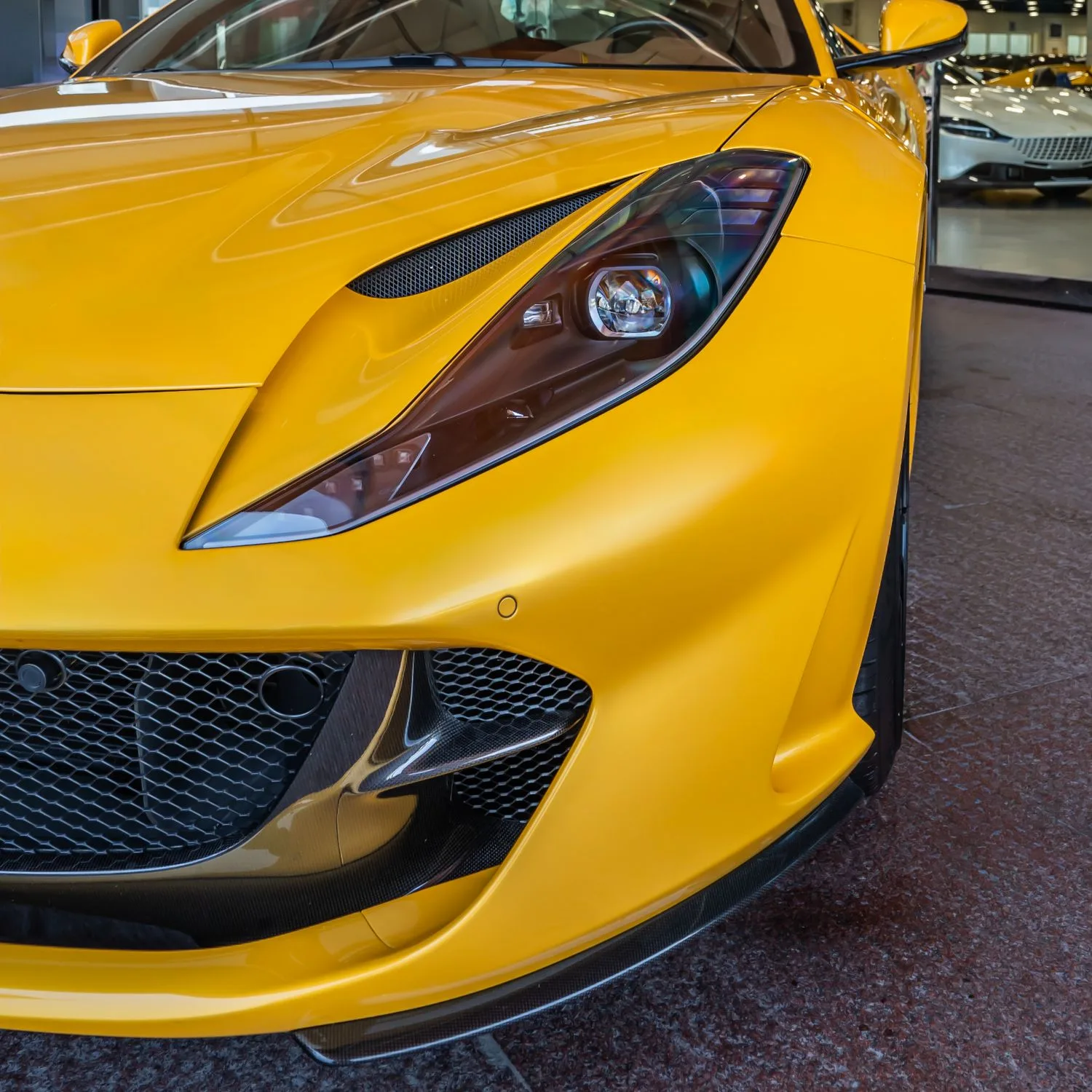 2018 Ferrari 812 Superfast angeboten von einem Fachhändler in Dubai, Vereinigte Arabische Emirate, Foto 9 von 24
