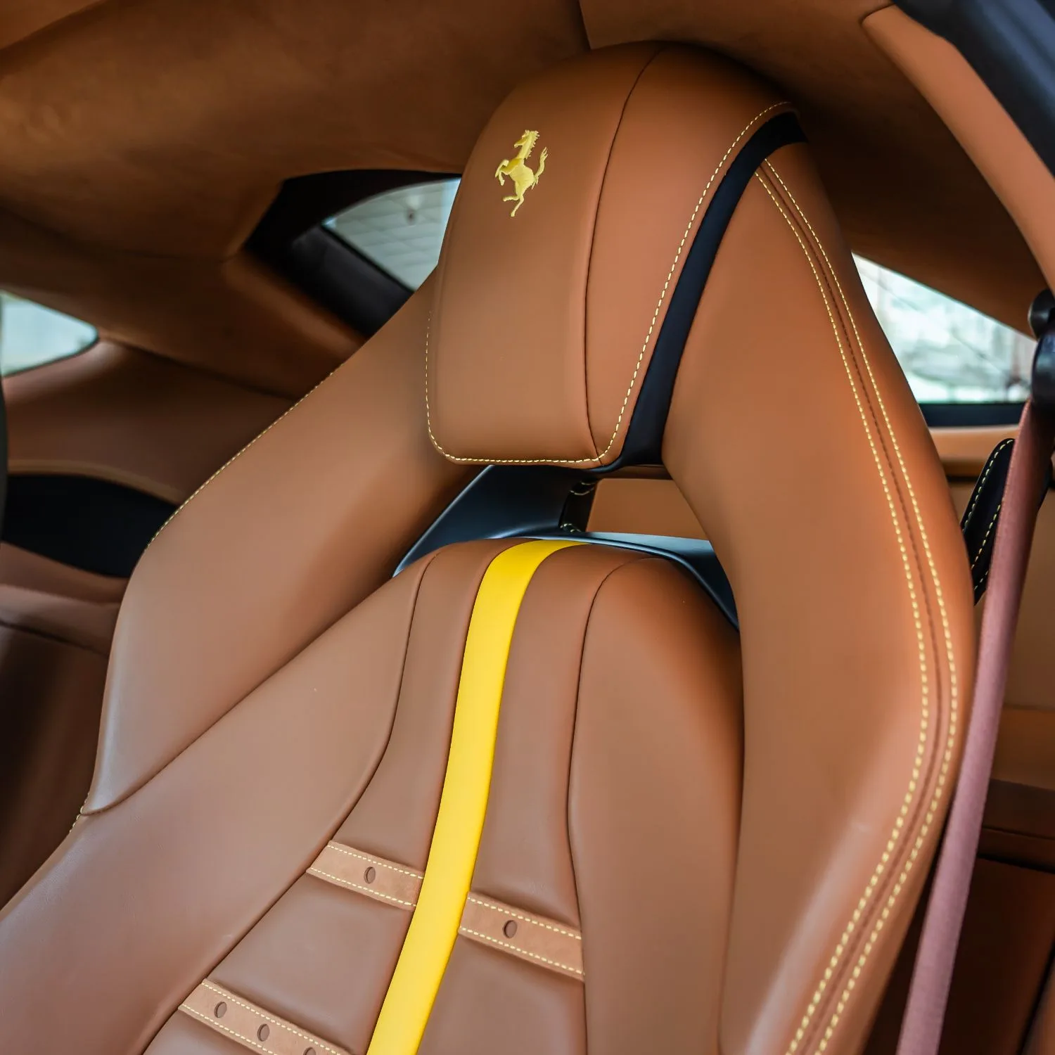 2018 Ferrari 812 Superfast angeboten von einem Fachhändler in Dubai, Vereinigte Arabische Emirate, Foto 16 von 24