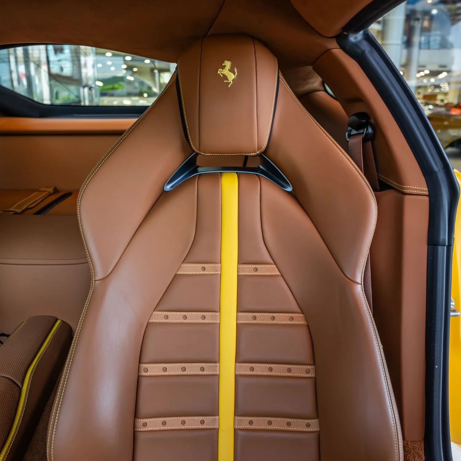 2018 Ferrari 812 Superfast angeboten von einem Fachhändler in Dubai, Vereinigte Arabische Emirate, Foto 18 von 24