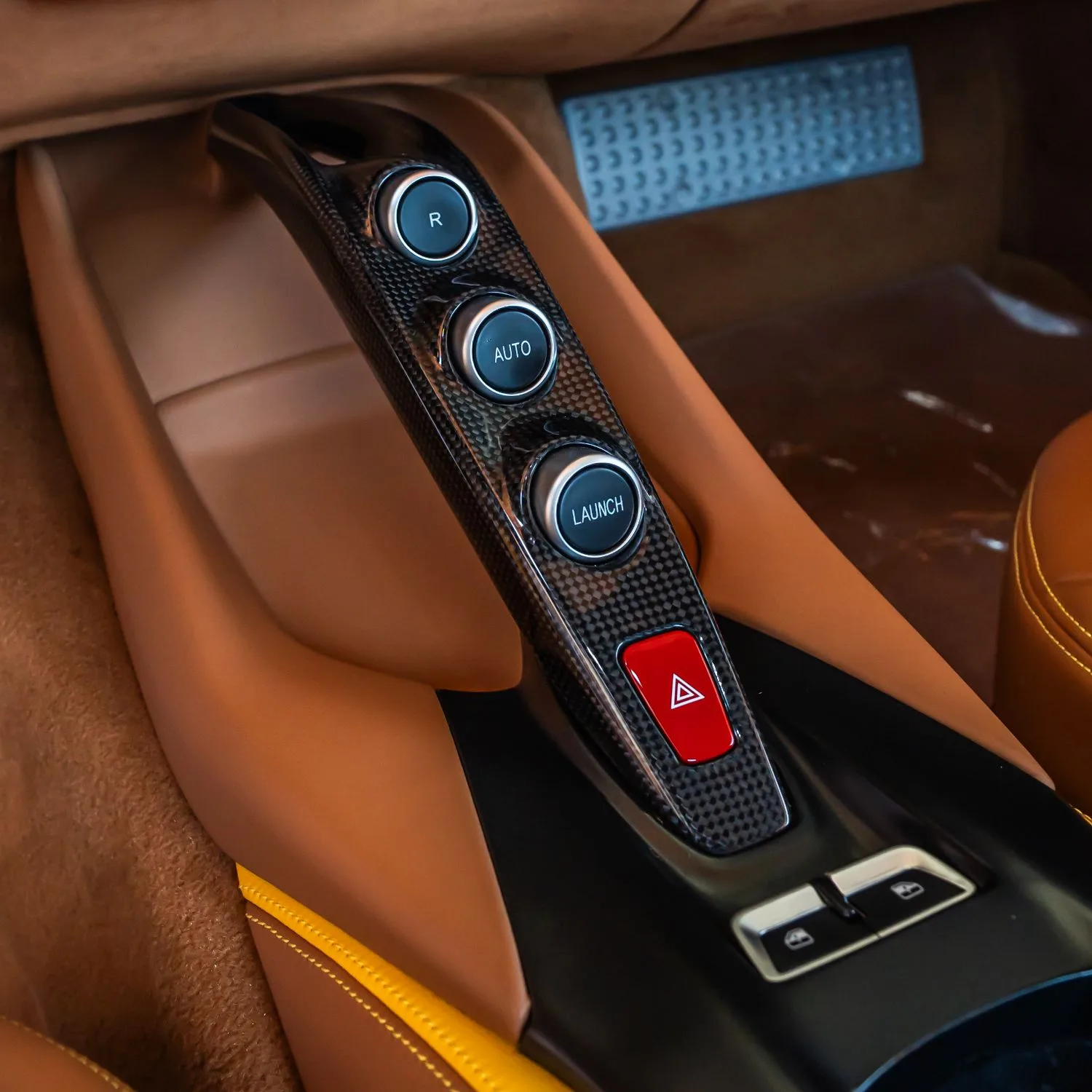 2018 Ferrari 812 Superfast angeboten von einem Fachhändler in Dubai, Vereinigte Arabische Emirate, Foto 20 von 24