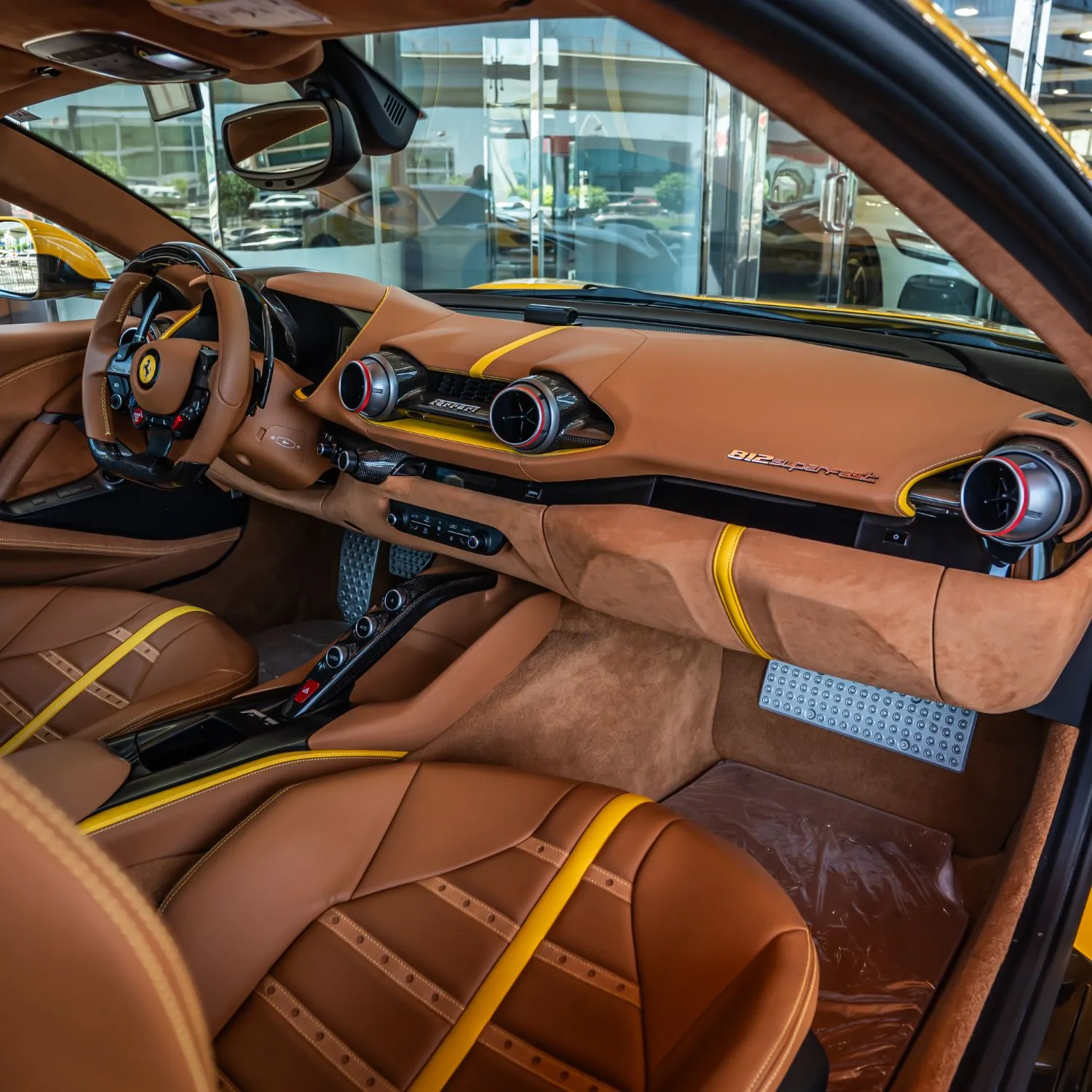2018 Ferrari 812 Superfast angeboten von einem Fachhändler in Dubai, Vereinigte Arabische Emirate, Foto 22 von 24