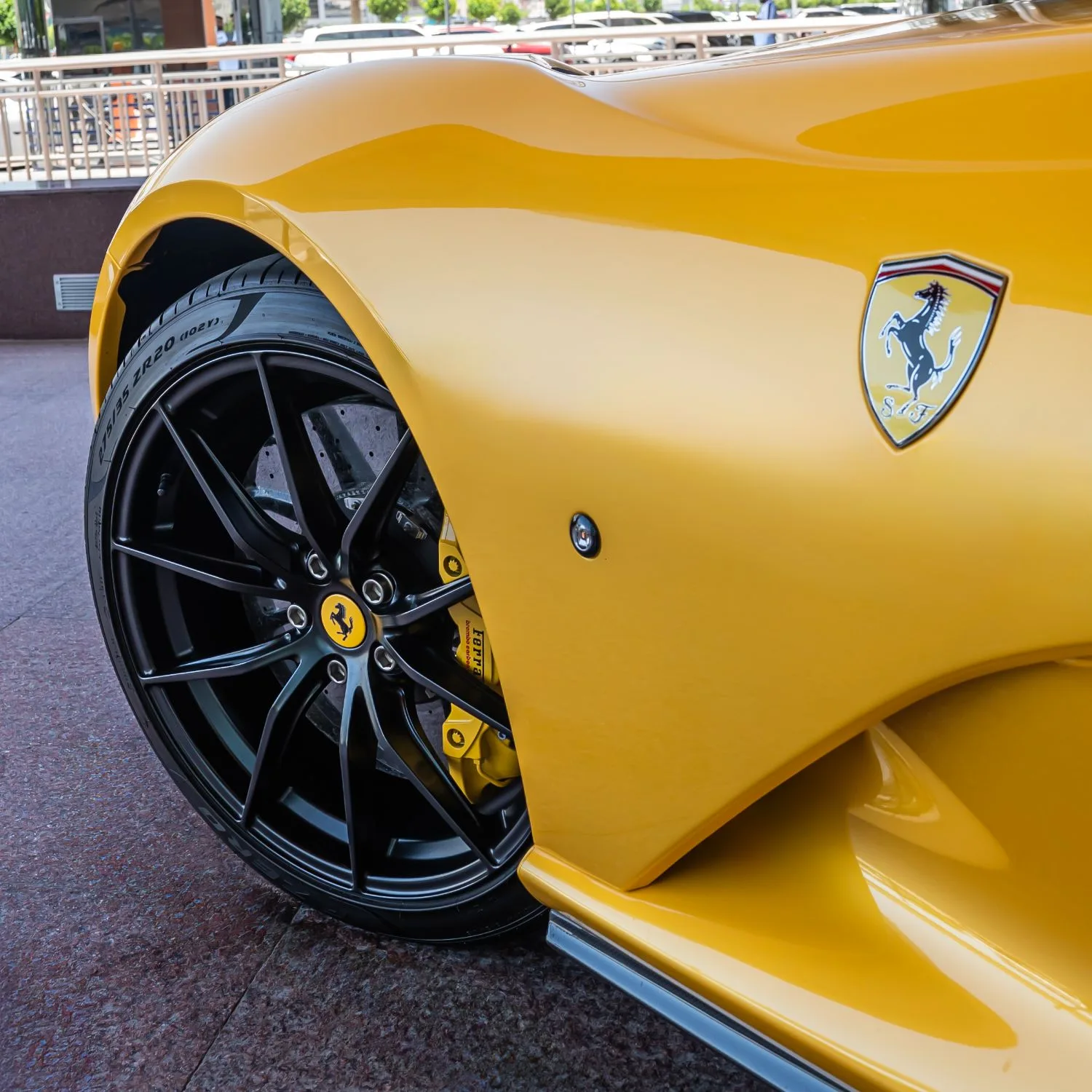 2018 Ferrari 812 Superfast angeboten von einem Fachhändler in Dubai, Vereinigte Arabische Emirate, Foto 23 von 24