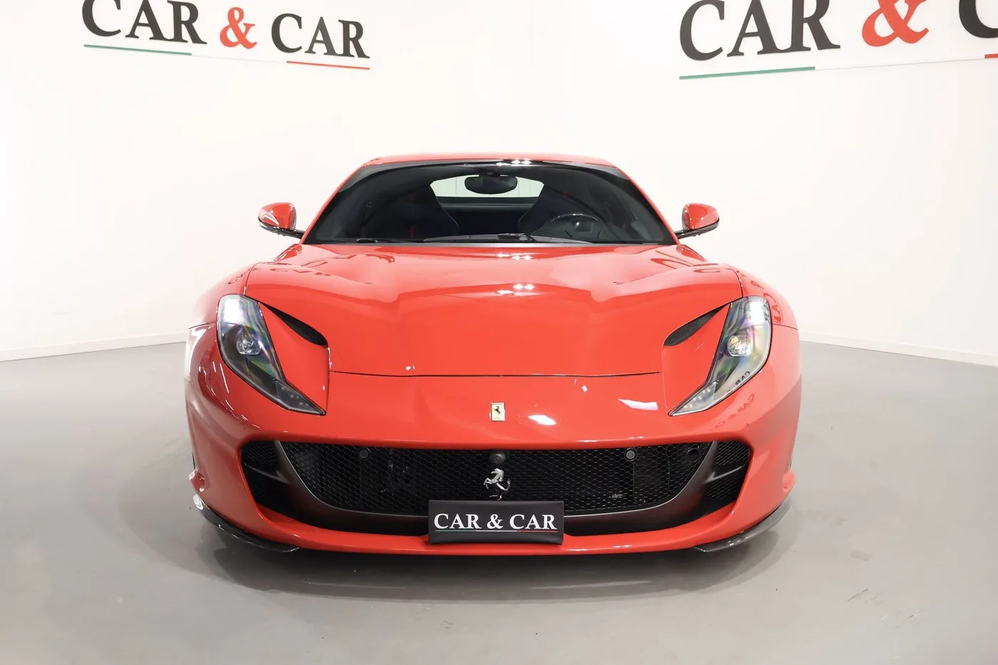 2018 Ferrari 812 Superfast angeboten von einem Supersportwagenhändler in Zibido San Giacomo, Italien, Foto 3 von 24