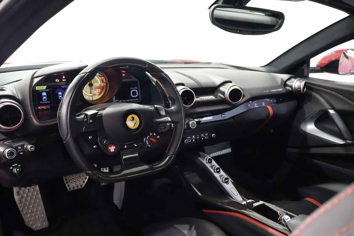 2018 Ferrari 812 Superfast angeboten von einem Supersportwagenhändler in Zibido San Giacomo, Italien, Foto 8 von 24