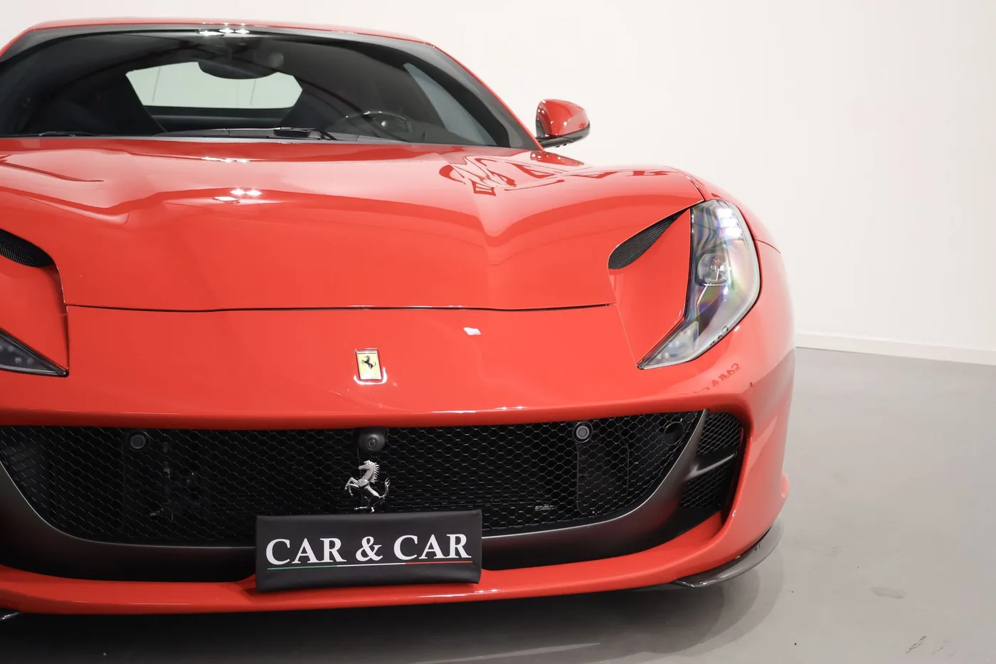 2018 Ferrari 812 Superfast angeboten von einem Supersportwagenhändler in Zibido San Giacomo, Italien, Foto 24 von 24