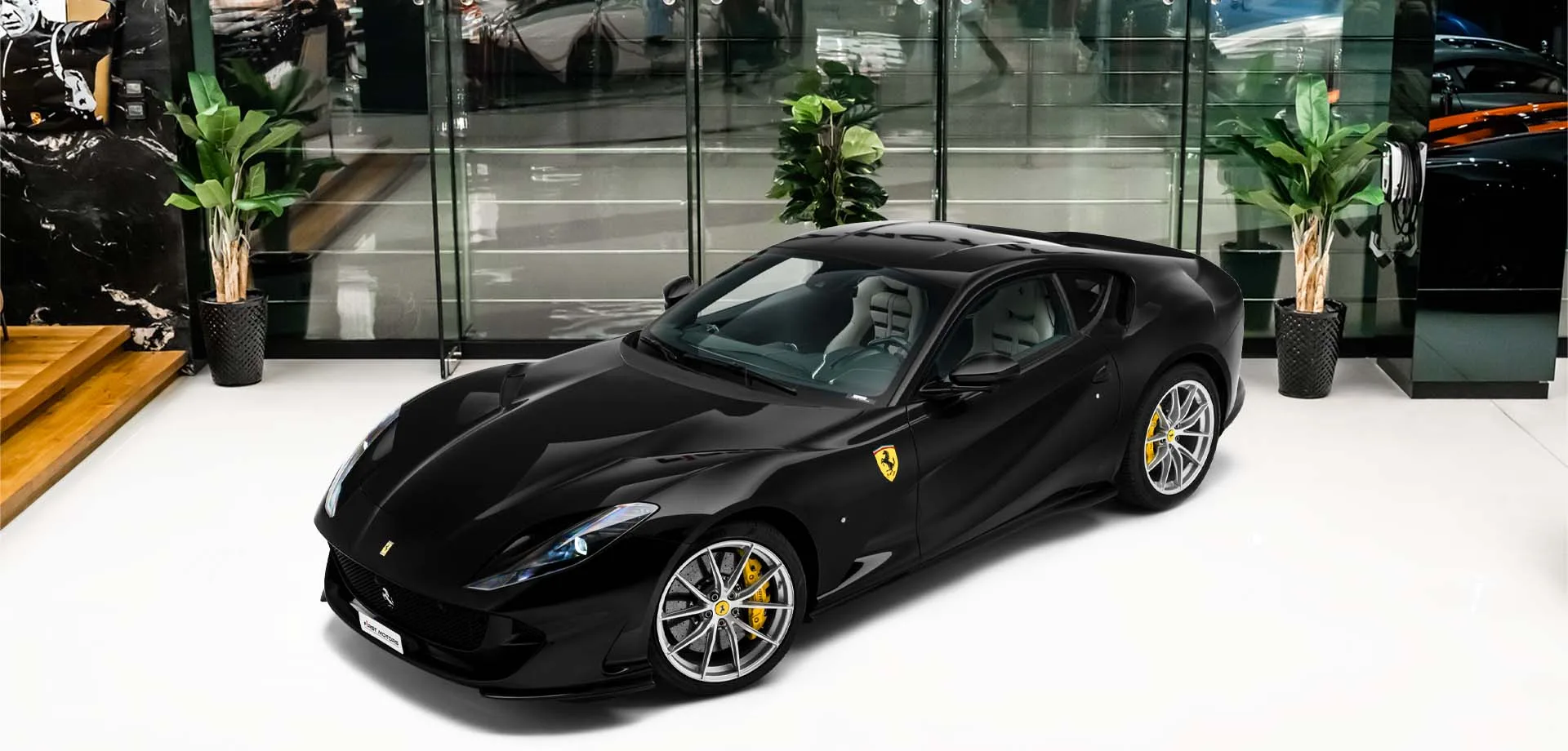 2018 Ferrari 812 Superfast angeboten von einem Fachhändler in Dubai, Vereinigte Arabische Emirate, Hauptfoto