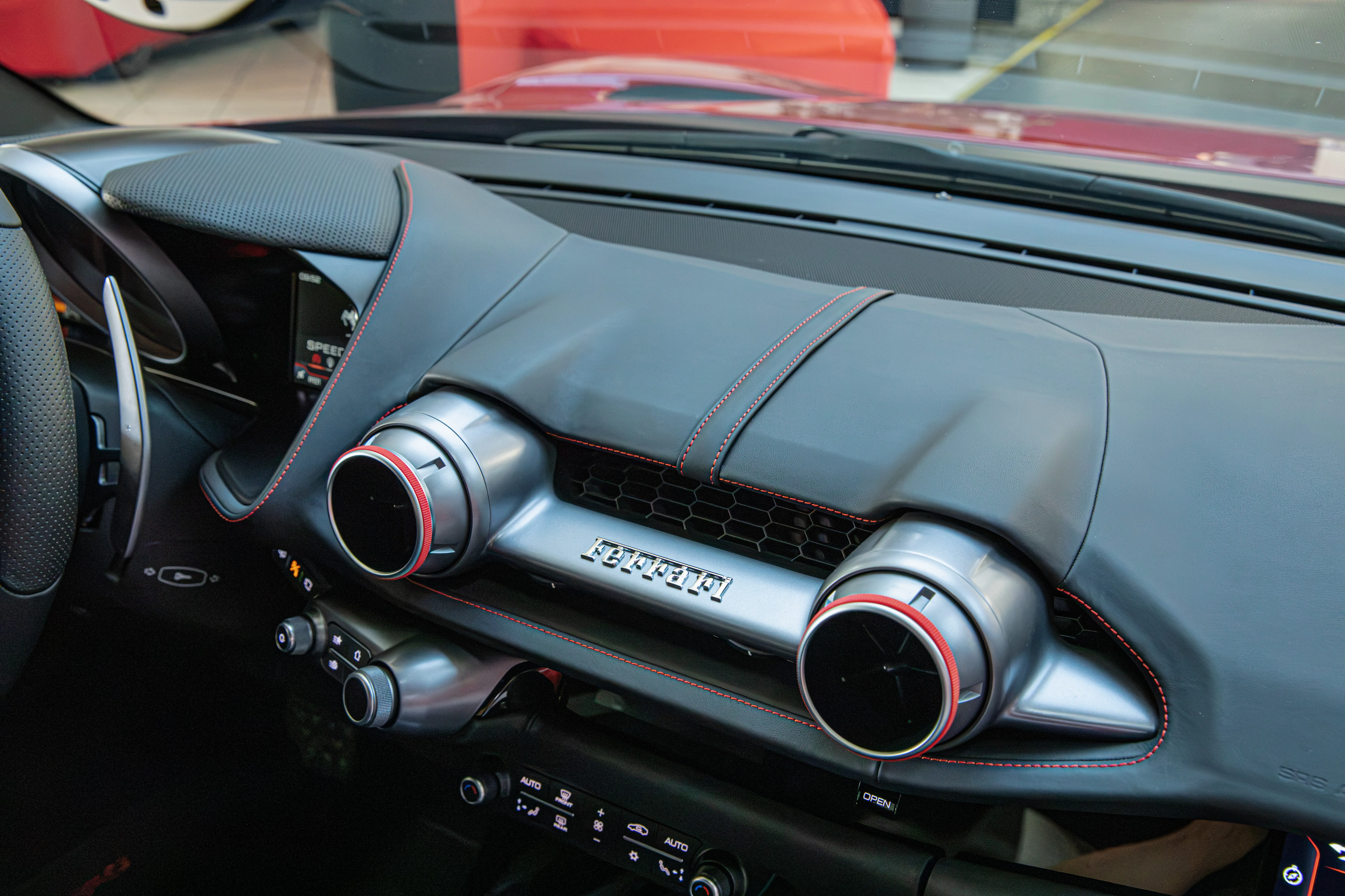 2018 Ferrari 812 Superfast, 19/30