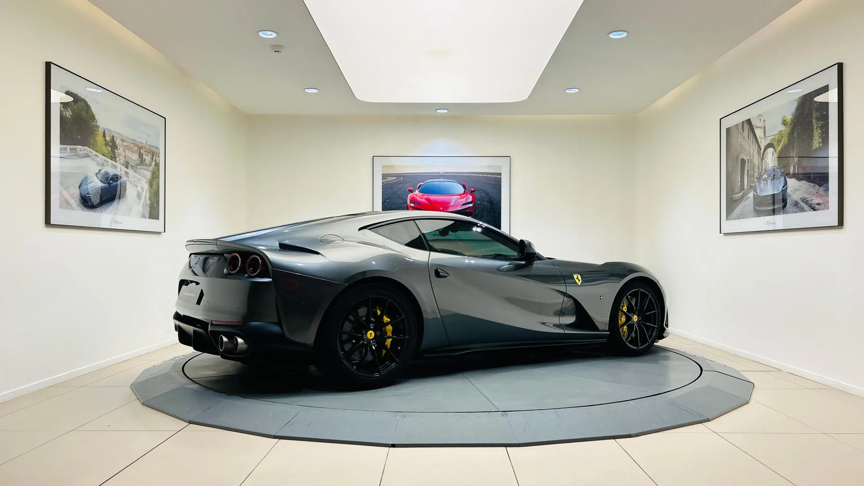 2018 Ferrari 812 Superfast, 3/23