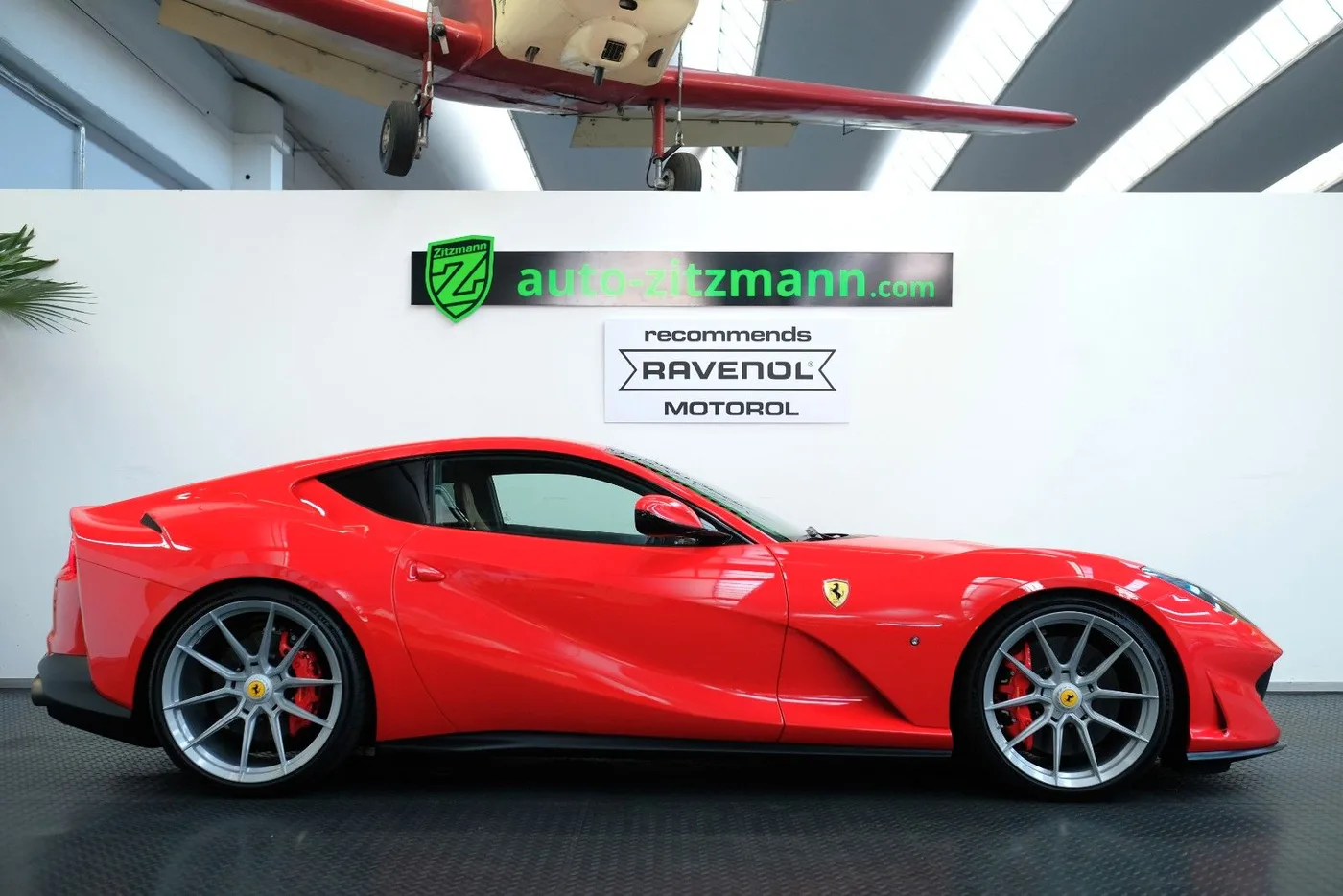 2018 Ferrari 812 Superfast offered by a specialist dealer in Nuremberg, Germany, photo 3 of 25