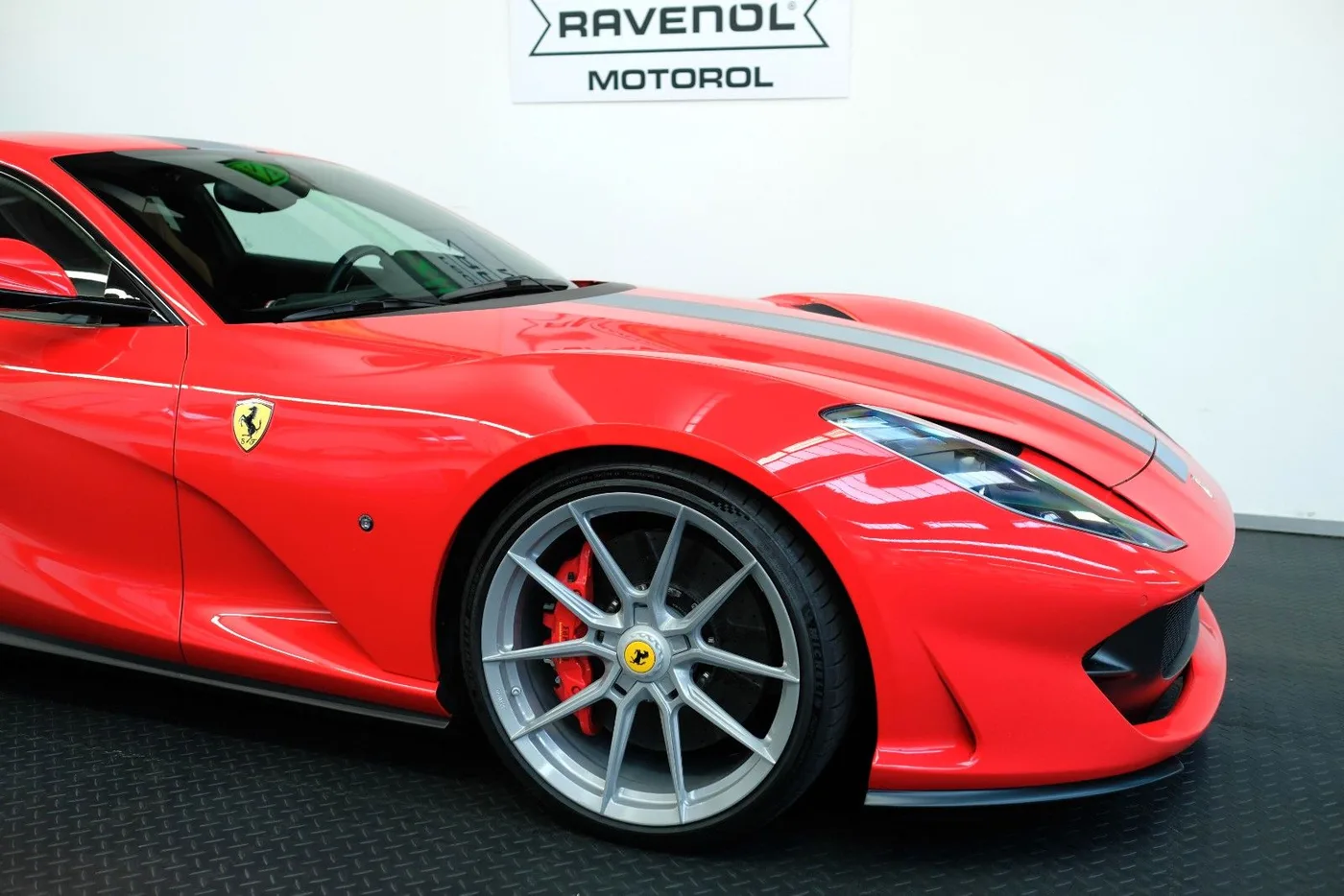 2018 Ferrari 812 Superfast offered by a specialist dealer in Nuremberg, Germany, photo 6 of 25