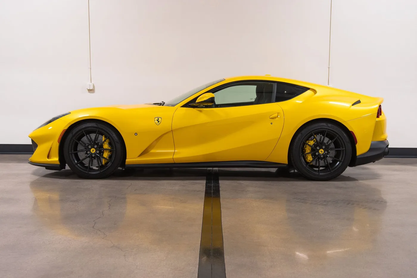 2018 Ferrari 812 Superfast verkauft von einem Fachhändler in Costa Mesa, Vereinigte Staaten, Foto 6 von 15