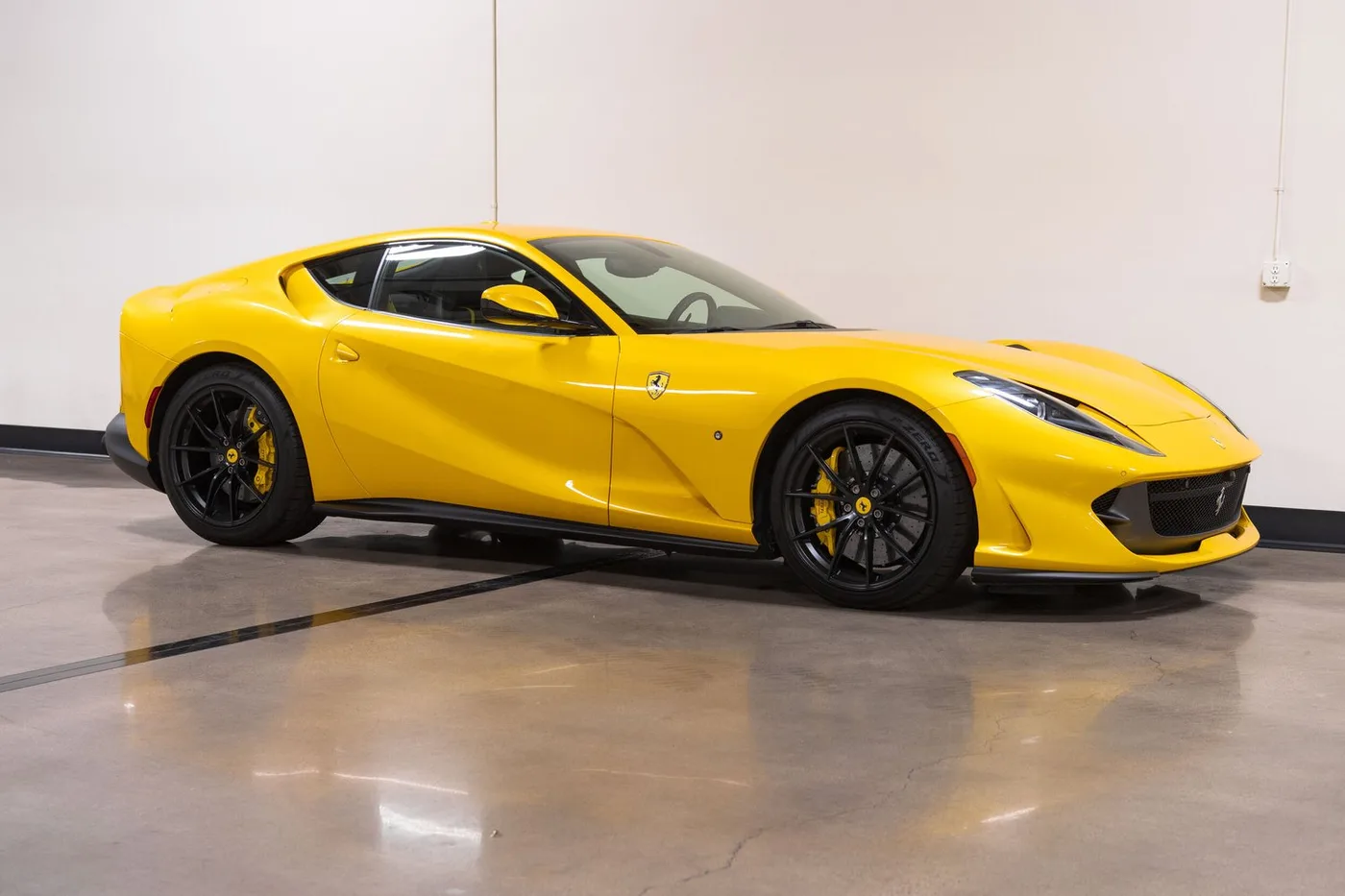 2018 Ferrari 812 Superfast verkauft von einem Fachhändler in Costa Mesa, Vereinigte Staaten, Foto 10 von 15