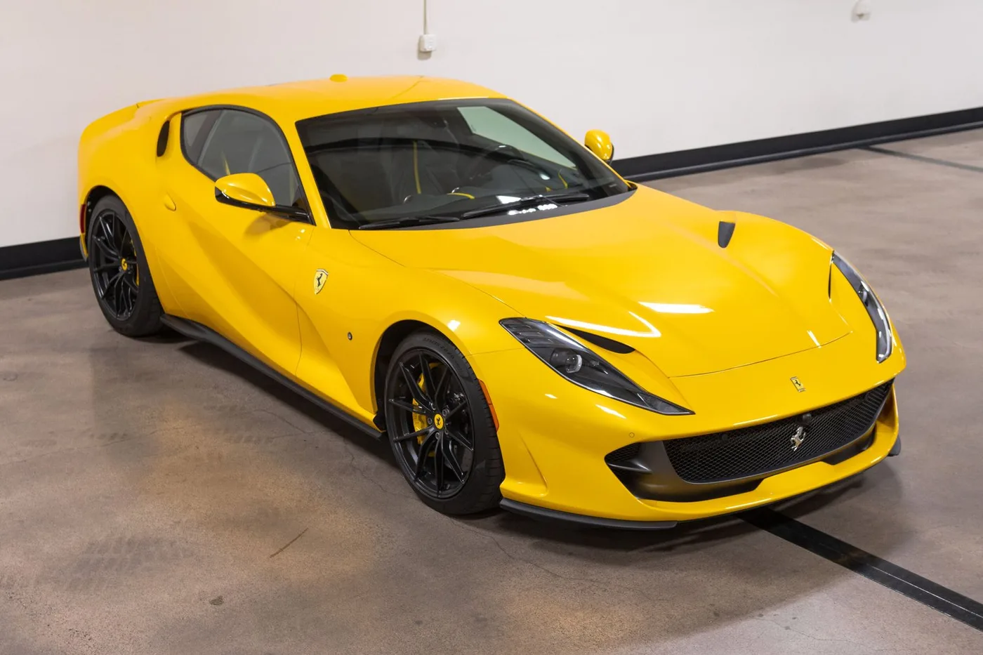 2018 Ferrari 812 Superfast verkauft von einem Fachhändler in Costa Mesa, Vereinigte Staaten, Foto 11 von 15