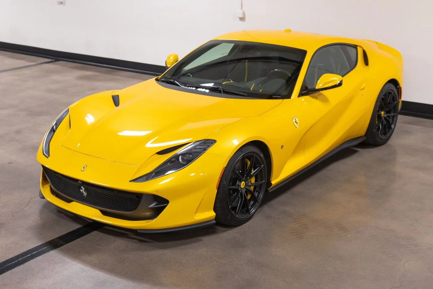 2018 Ferrari 812 Superfast verkauft von einem Fachhändler in Costa Mesa, Vereinigte Staaten, Foto 13 von 15