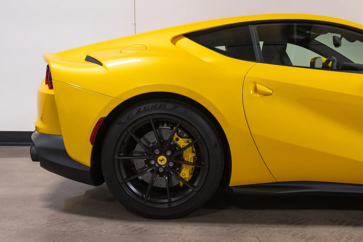 2018 Ferrari 812 Superfast verkauft von einem Fachhändler in Costa Mesa, Vereinigte Staaten, Foto 14 von 15