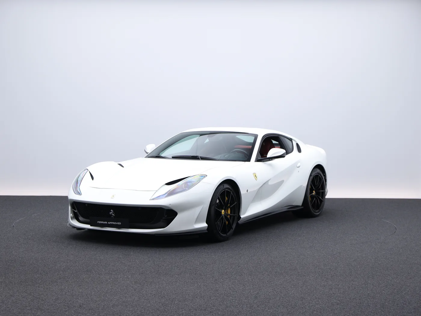 2018 Ferrari 812 Superfast angeboten von einem Fachhändler in Frankfurt am Main, Deutschland, Foto 2 von 15