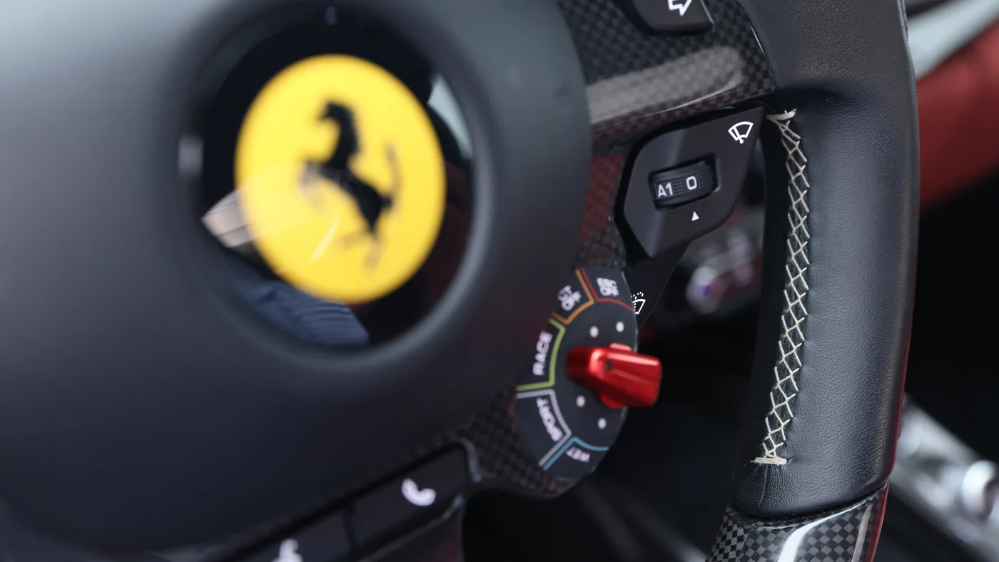 2018 Ferrari 812 Superfast angeboten von einem Fachhändler in Frankfurt am Main, Deutschland, Foto 9 von 15