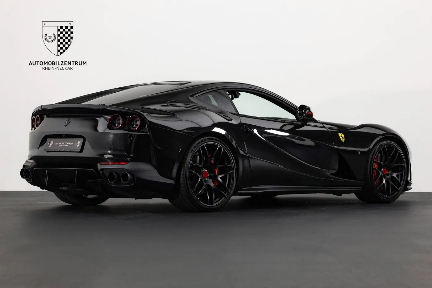 2018 Ferrari 812 Superfast angeboten von einem Supersportwagenhändler in Viernheim, Deutschland, Foto 7 von 25