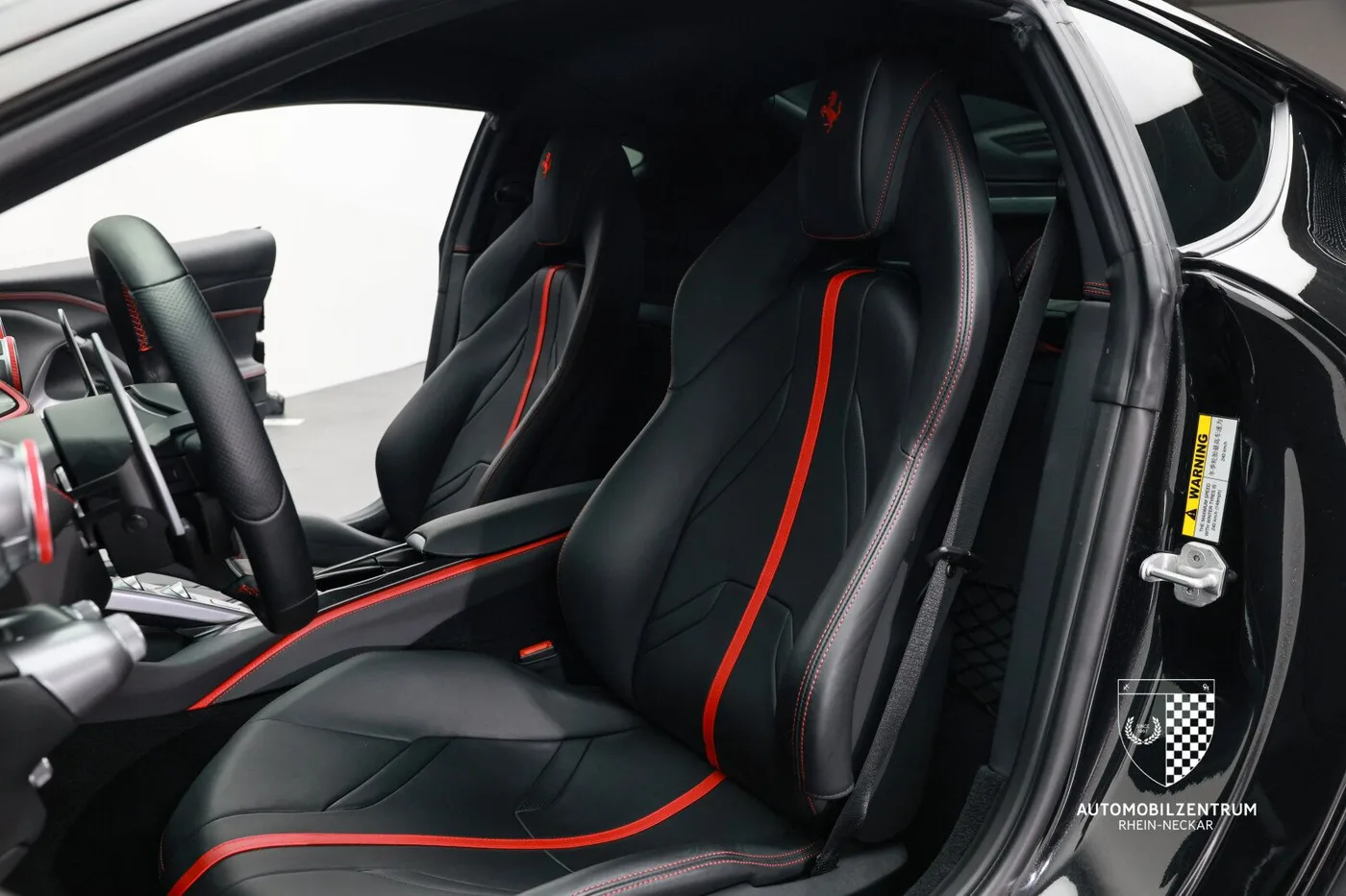 2018 Ferrari 812 Superfast angeboten von einem Supersportwagenhändler in Viernheim, Deutschland, Foto 11 von 25