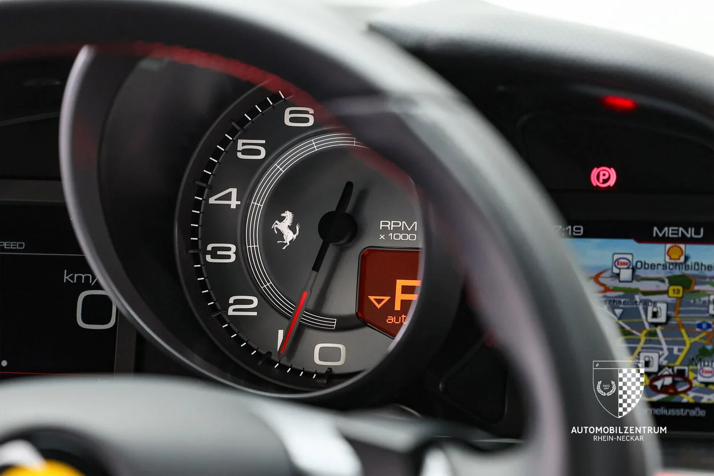 2018 Ferrari 812 Superfast angeboten von einem Supersportwagenhändler in Viernheim, Deutschland, Foto 15 von 25