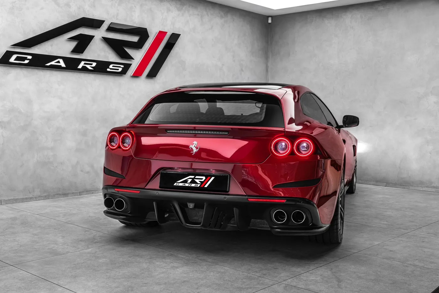 2018 Ferrari GTC4Lusso offered by a specialist dealer in Ostrava, Czechia, photo 5 of 25
