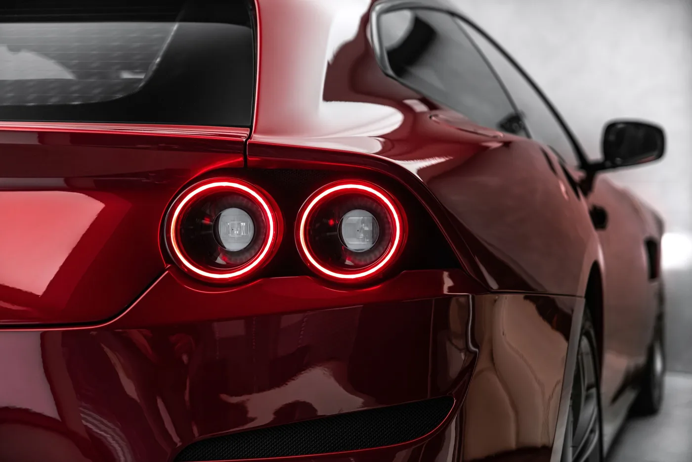 2018 Ferrari GTC4Lusso offered by a specialist dealer in Ostrava, Czechia, photo 9 of 25