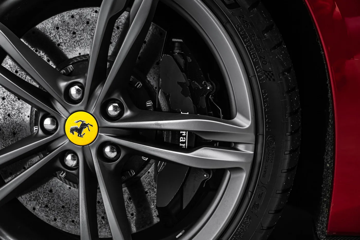 2018 Ferrari GTC4Lusso offered by a specialist dealer in Ostrava, Czechia, photo 13 of 25