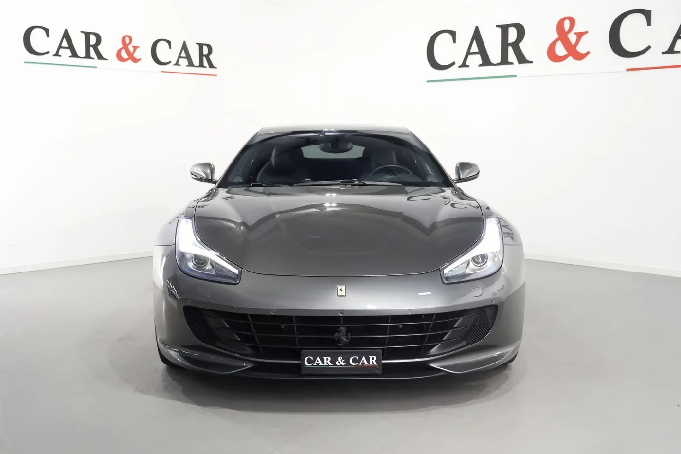 2018 Ferrari GTC4Lusso angeboten von einem Supersportwagenhändler in Zibido San Giacomo, Italien, Foto 3 von 25