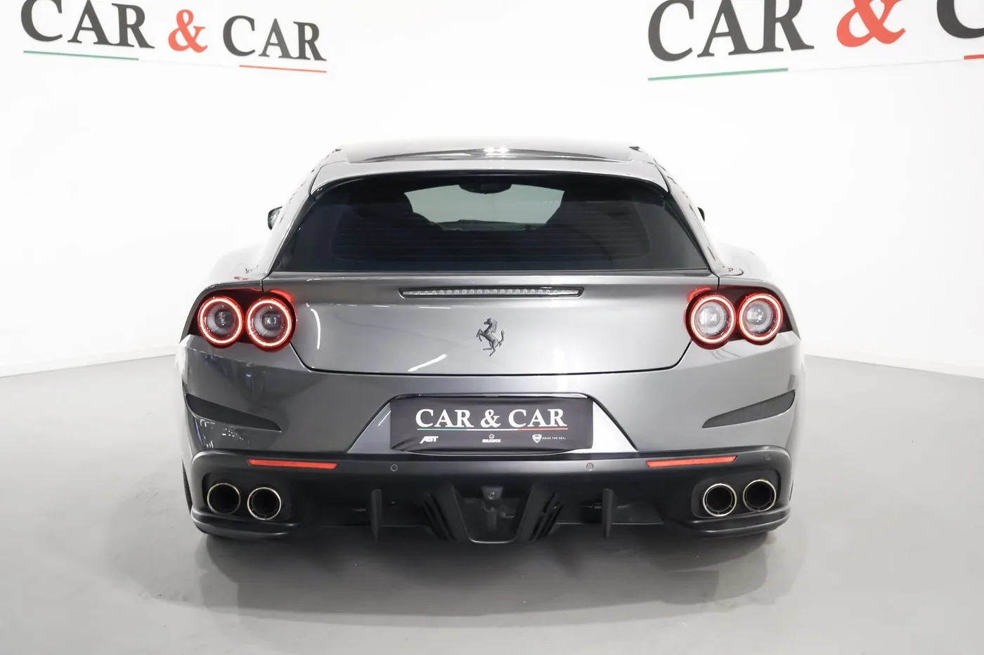 2018 Ferrari GTC4Lusso angeboten von einem Supersportwagenhändler in Zibido San Giacomo, Italien, Foto 4 von 25
