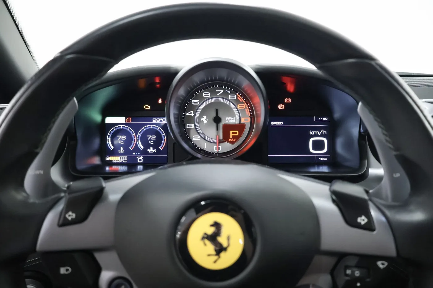 2018 Ferrari GTC4Lusso angeboten von einem Supersportwagenhändler in Zibido San Giacomo, Italien, Foto 11 von 25