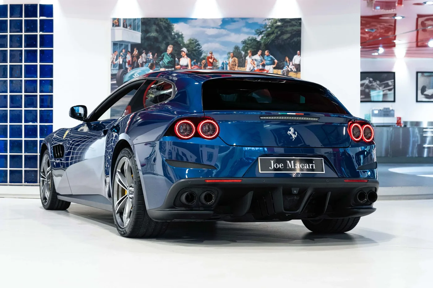 2018 Ferrari GTC4Lusso proposée par un spécialiste de la voiture de collection à London, Royaume-Uni, photo 11 sur 22