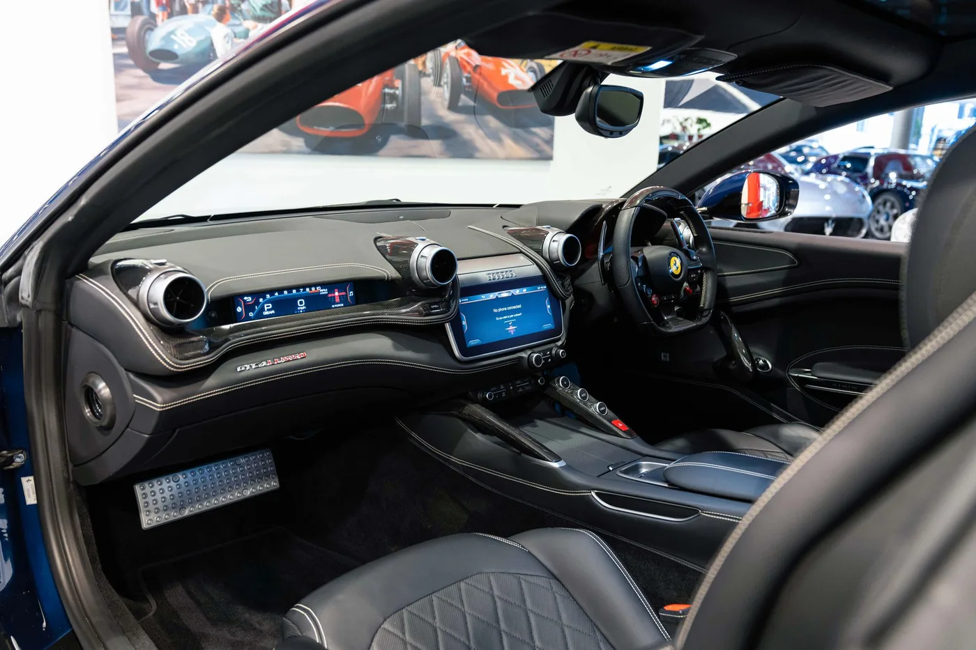 2018 Ferrari GTC4Lusso proposée par un spécialiste de la voiture de collection à London, Royaume-Uni, photo 19 sur 22