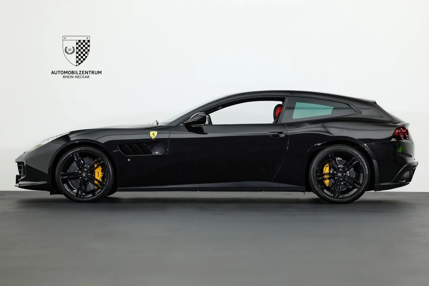 2018 Ferrari GTC4Lusso T angeboten von einem Supersportwagenhändler in Viernheim, Deutschland, Foto 4 von 25