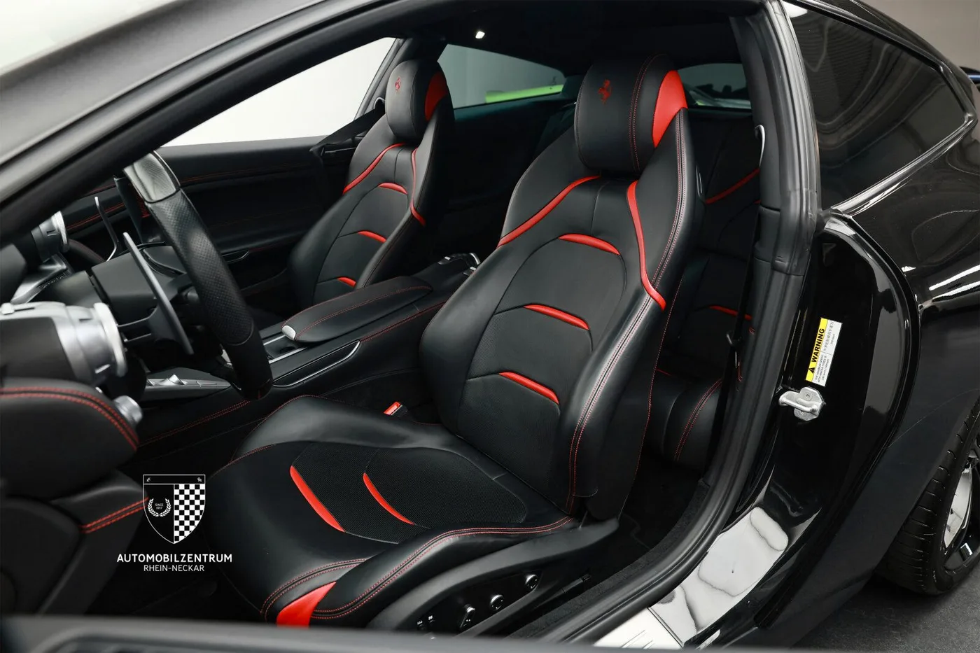 2018 Ferrari GTC4Lusso T angeboten von einem Supersportwagenhändler in Viernheim, Deutschland, Foto 13 von 25