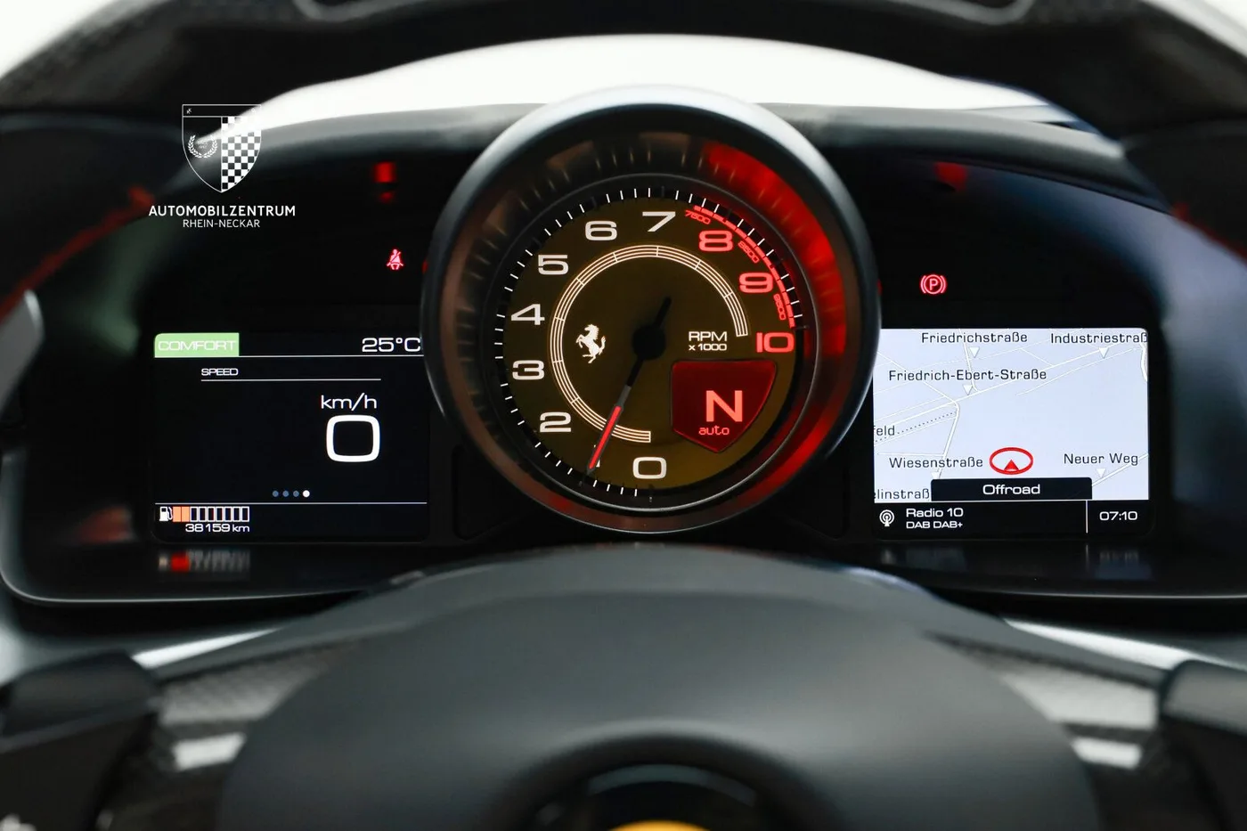 2018 Ferrari GTC4Lusso T angeboten von einem Supersportwagenhändler in Viernheim, Deutschland, Foto 18 von 25